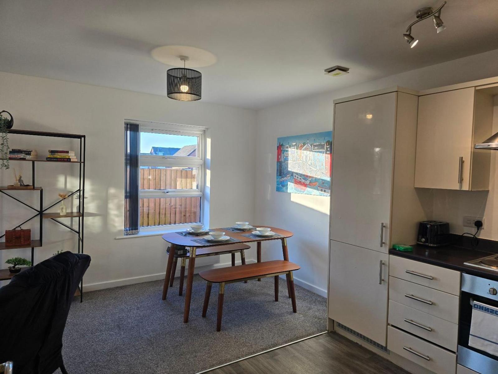 2br Apt, Etihad Stadium, Access, Sleeps 6 Appartement