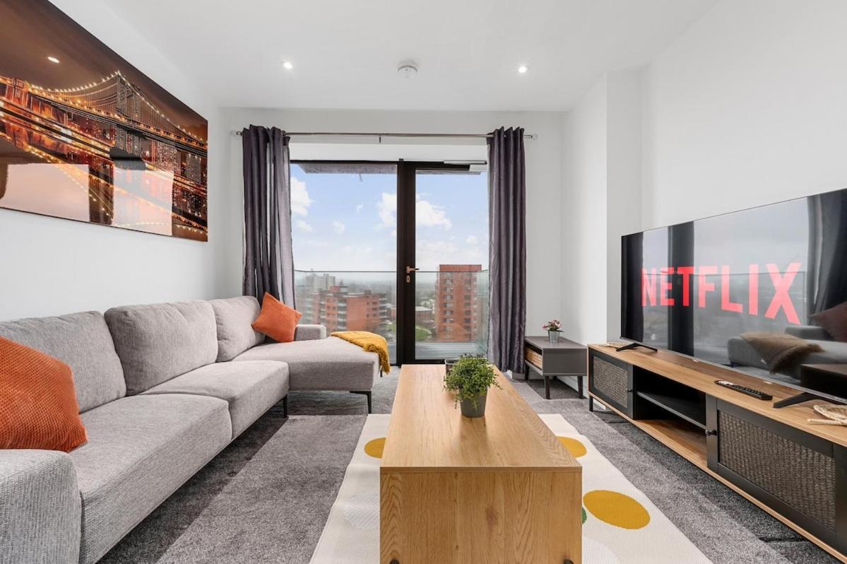 Modern Luxurious Apartment *