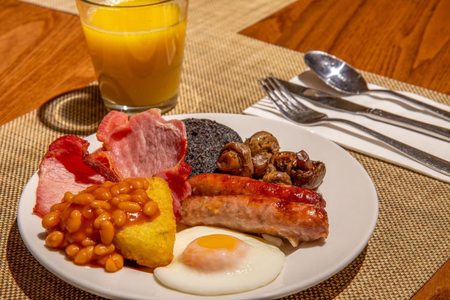 Britannia City Centre Hotel 3*
