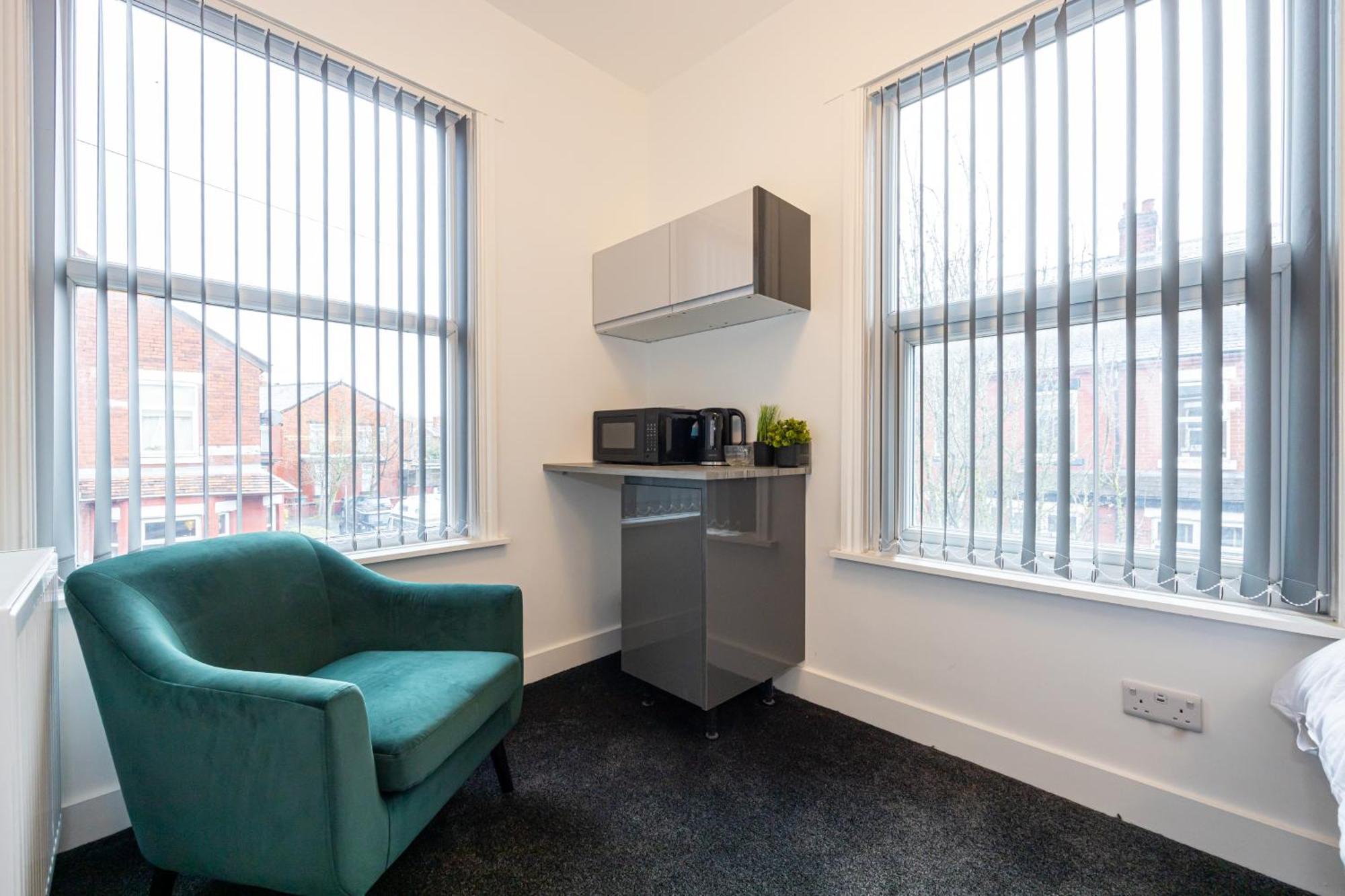 Hotel Private Ensuite With Kitchen Access By Irwell *