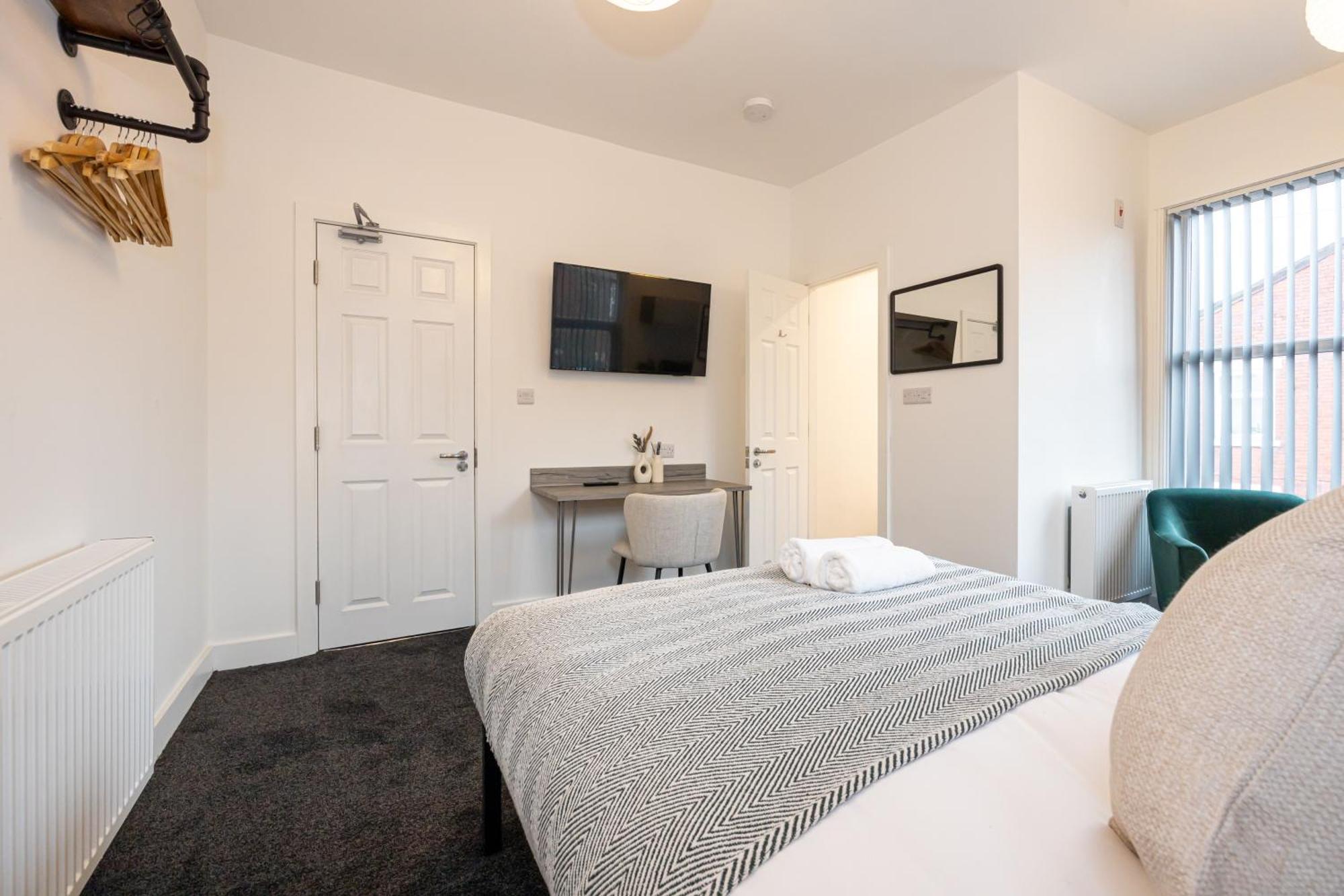 Private Ensuite With Kitchen Access By Irwell Hotel