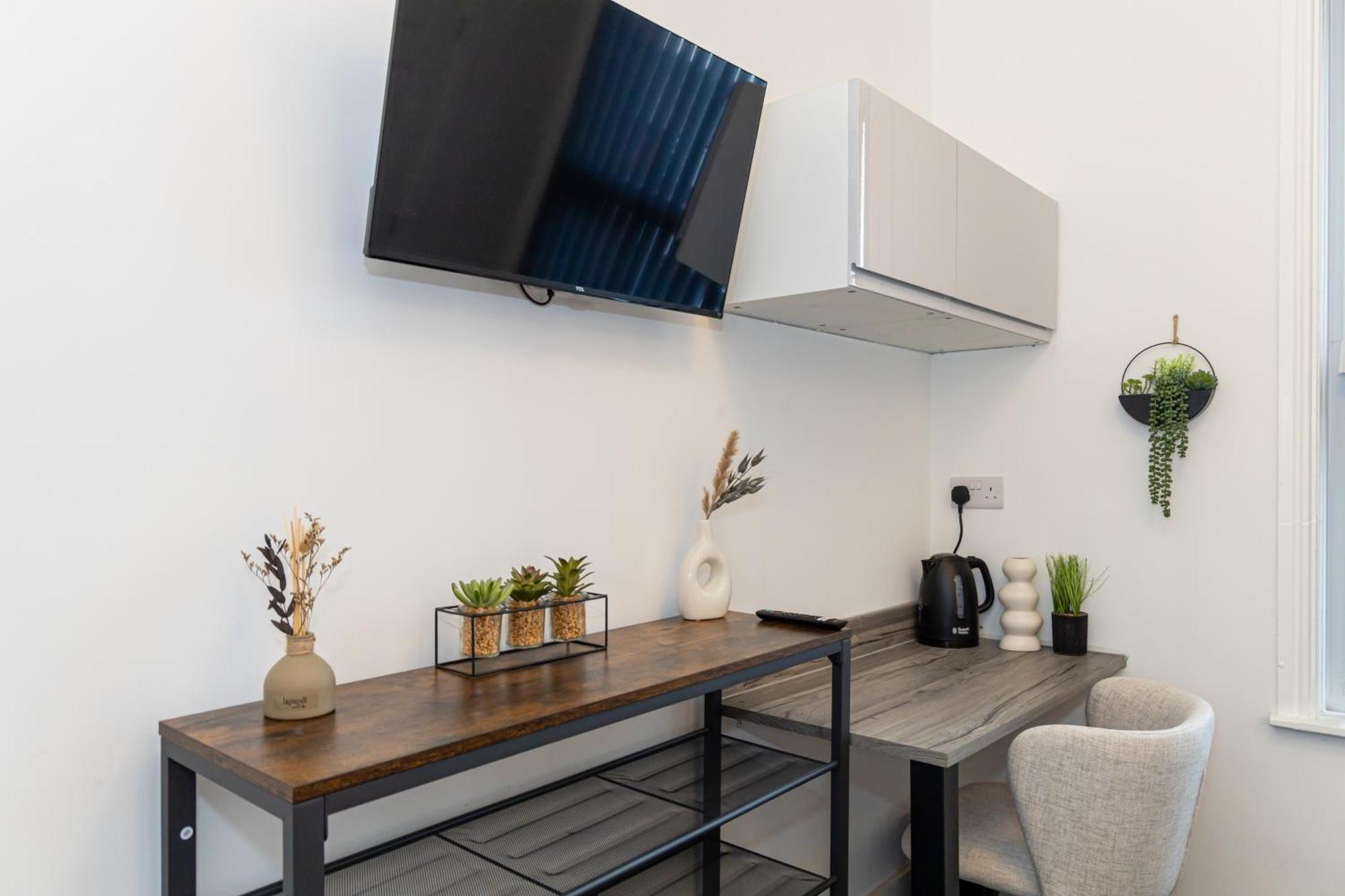 Private Ensuite With Kitchen Access By Irwell Hotel Manchester