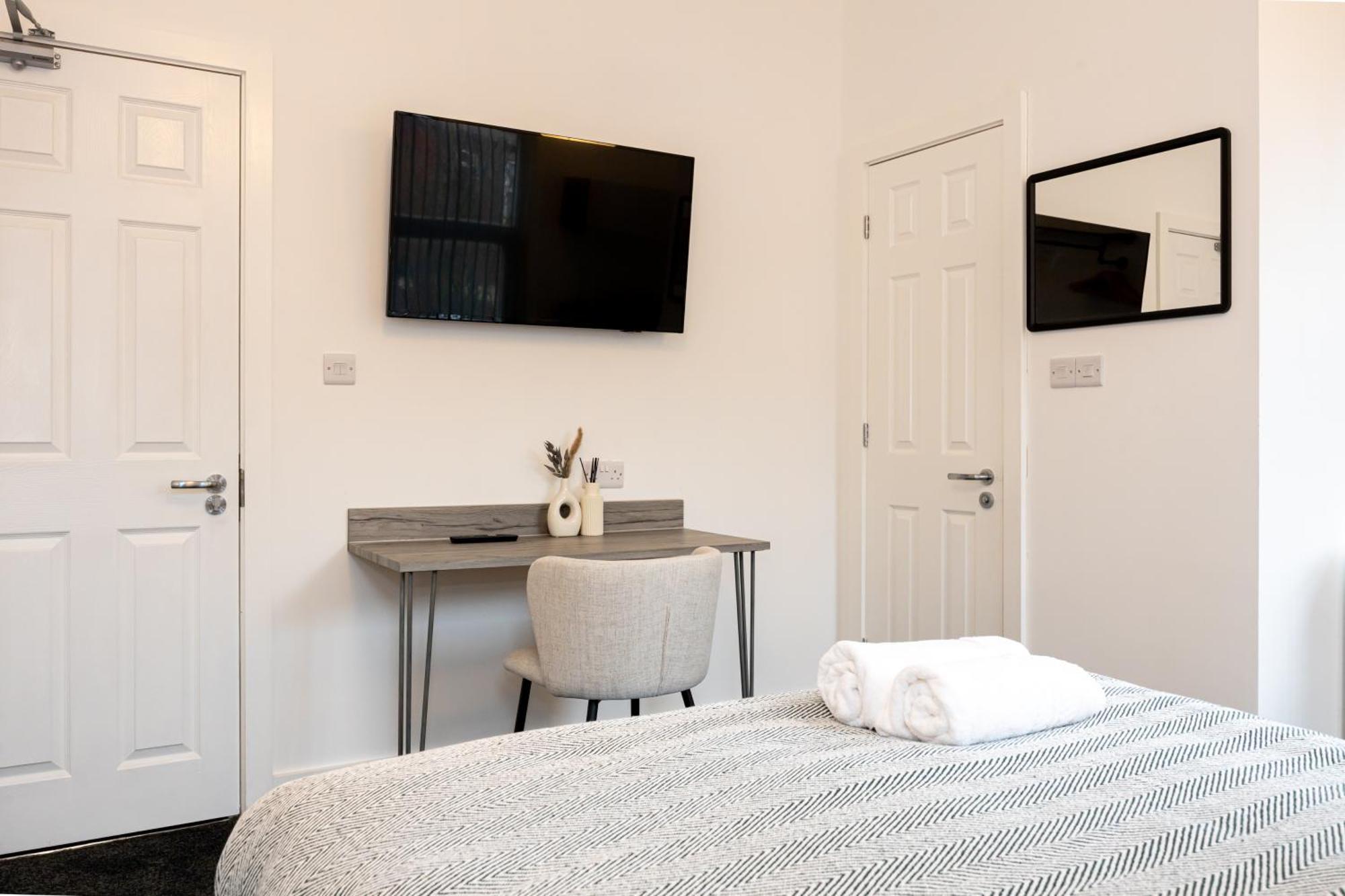 Private Ensuite With Kitchen Access By Irwell