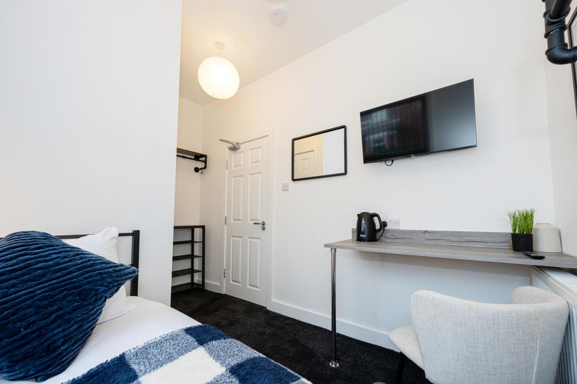 Private Ensuite With Kitchen Access By Irwell Hotel