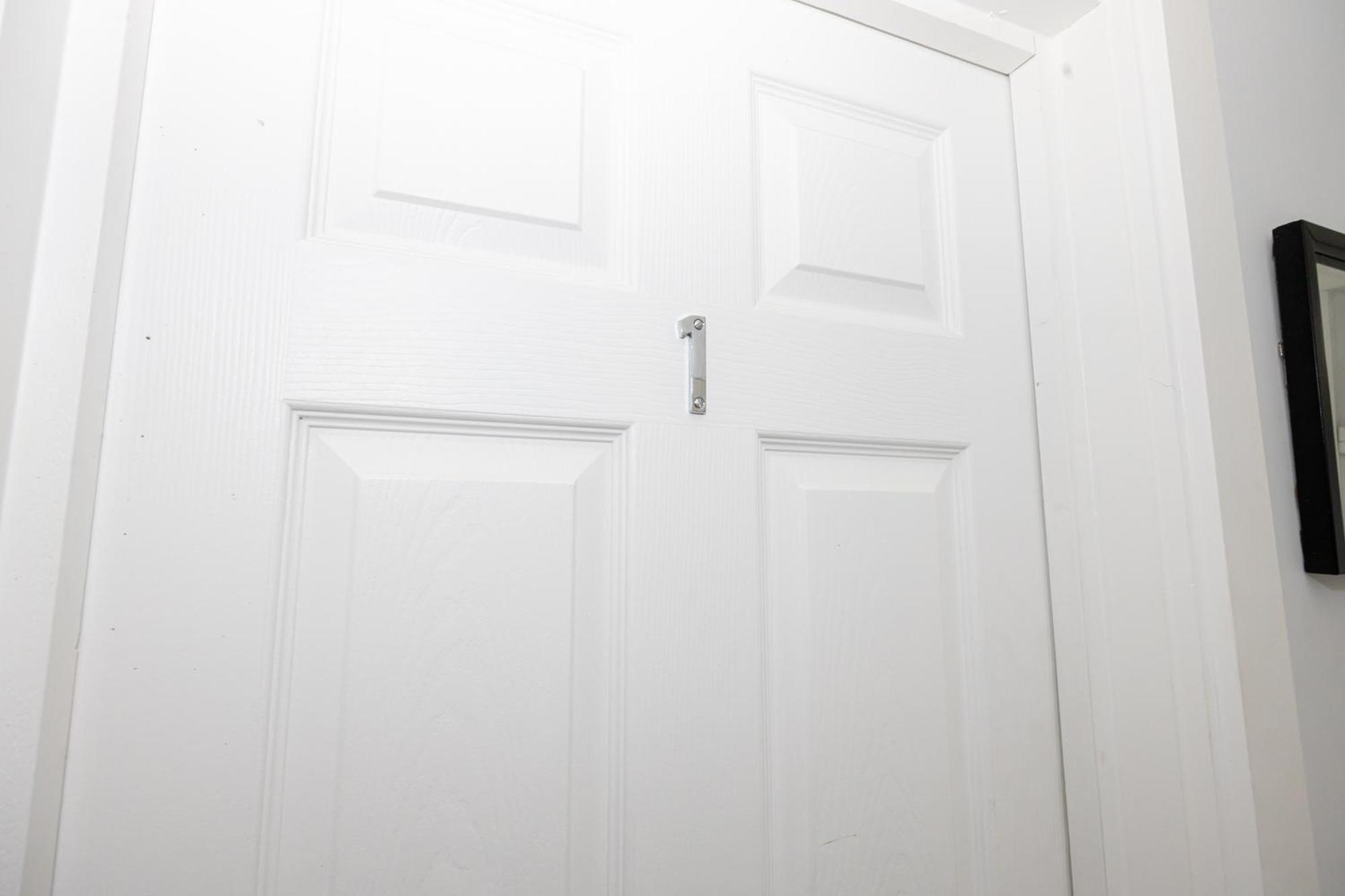 Hotel Private Ensuite With Kitchen Access By Irwell