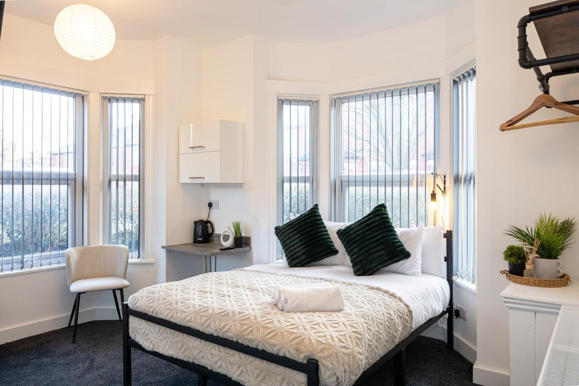 Private Ensuite With Kitchen Access By Irwell