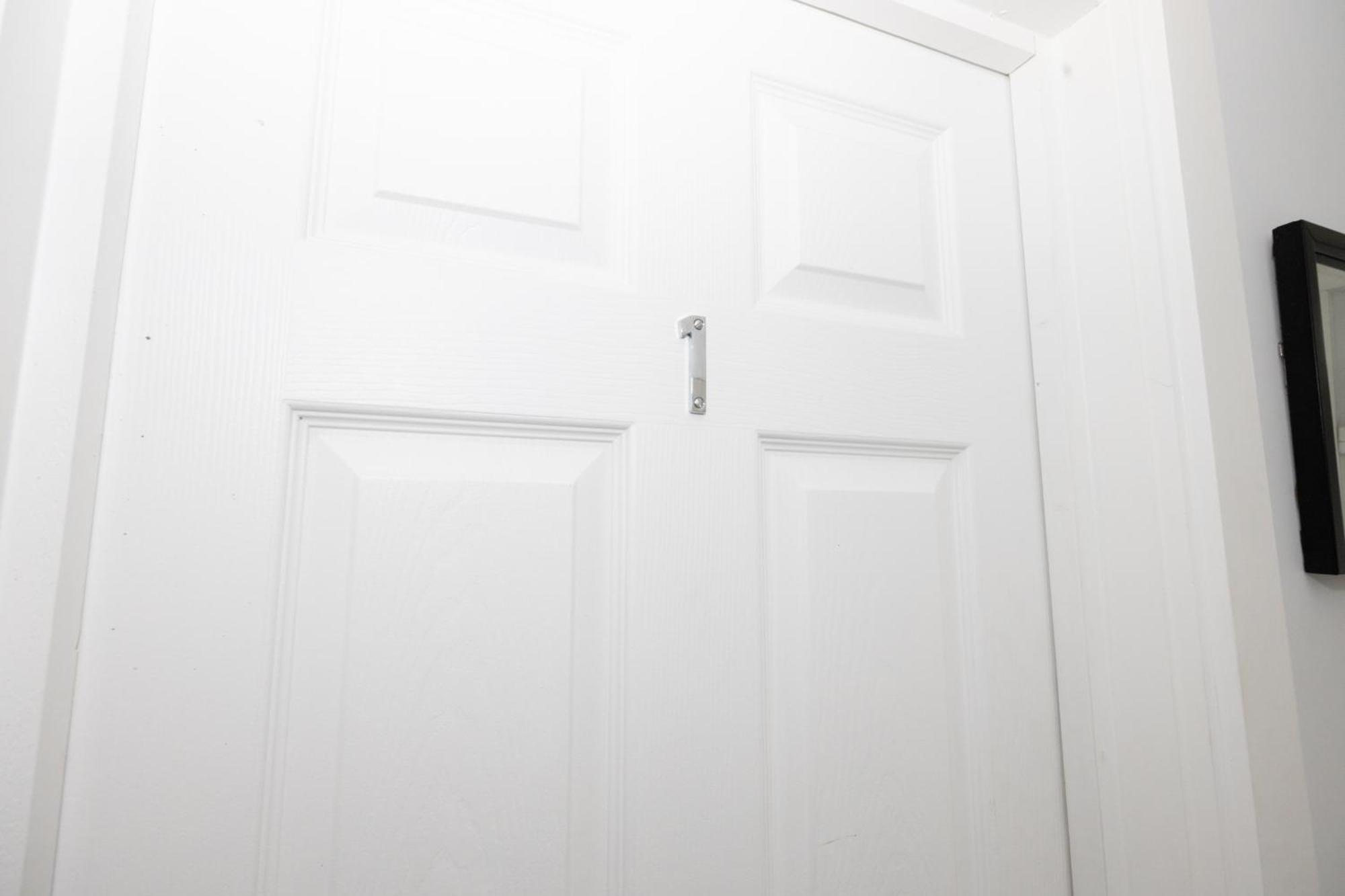 Private Ensuite With Kitchen Access By Irwell Hotel