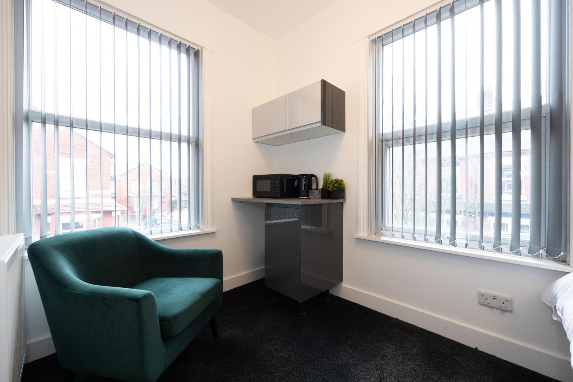 Private Ensuite With Kitchen Access By Irwell Hotel