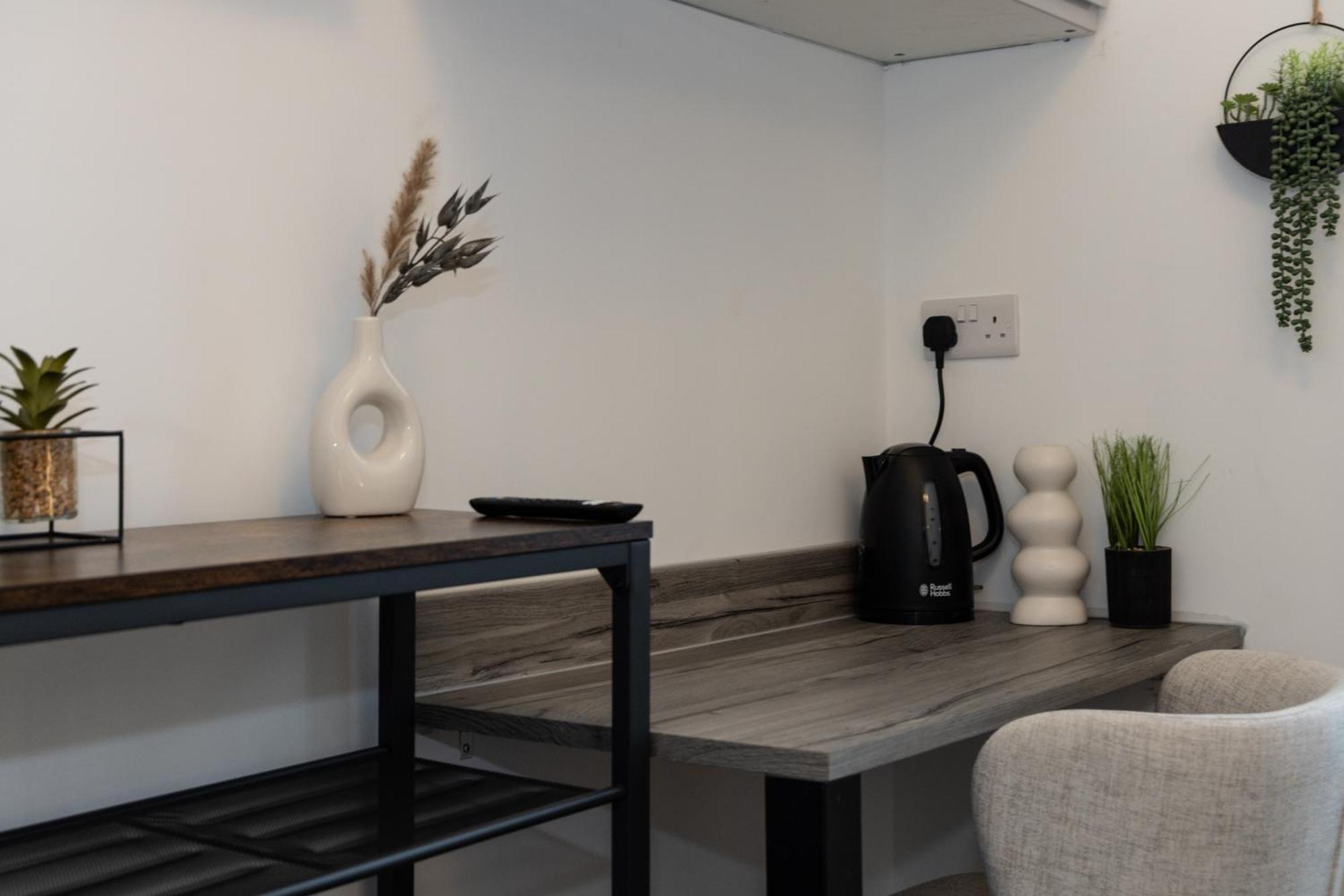 Hotel Private Ensuite With Kitchen Access By Irwell Manchester