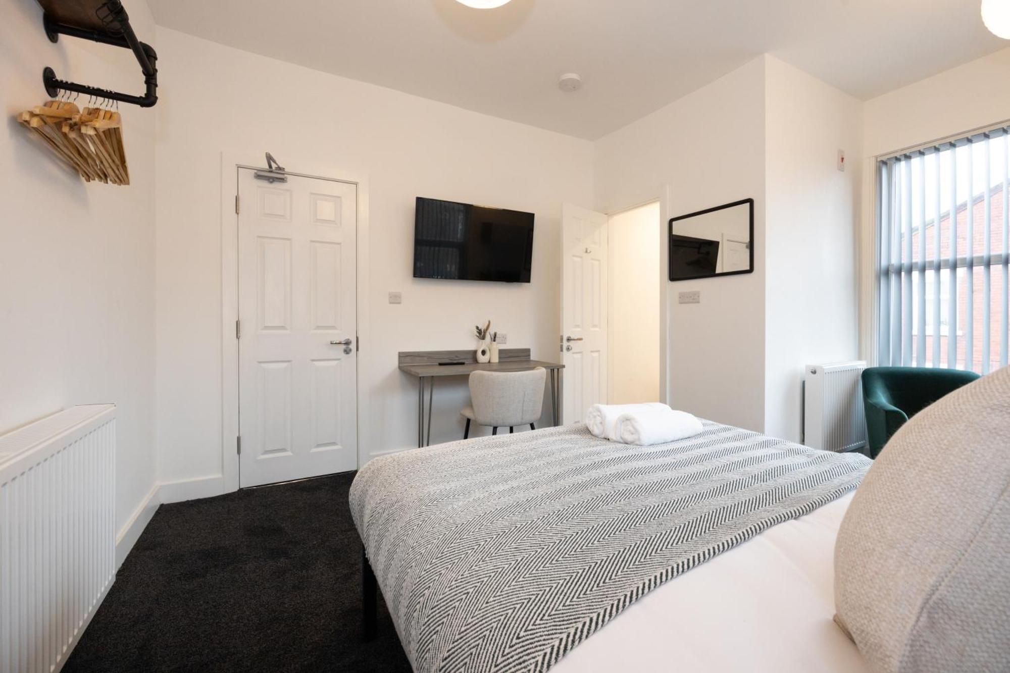 Private Ensuite With Kitchen Access By Irwell