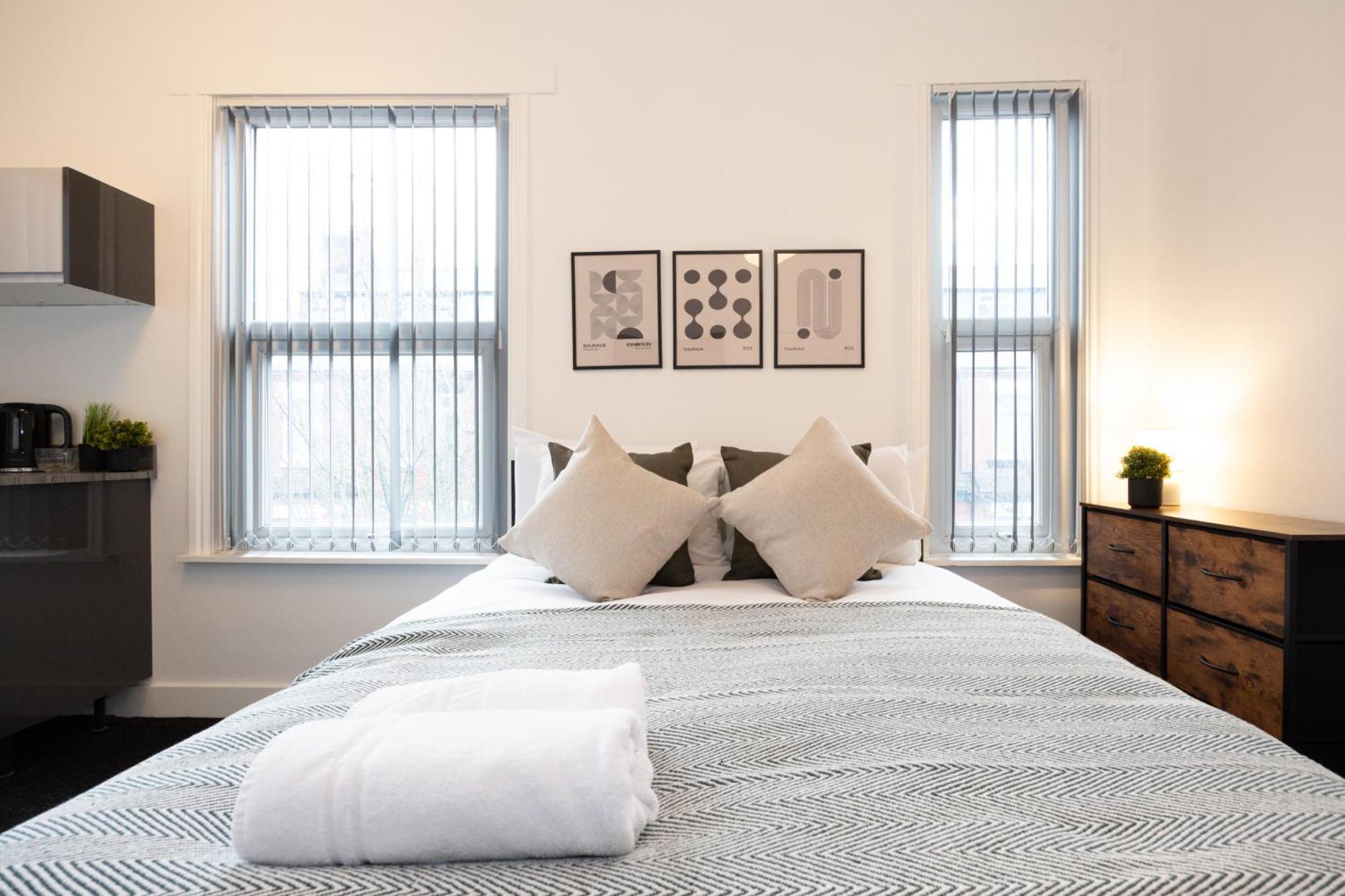Private Ensuite With Kitchen Access By Irwell Hotel Manchester