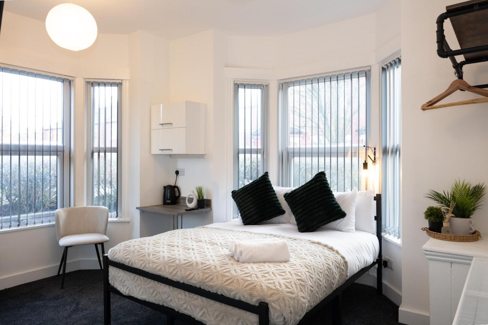 Private Ensuite With Kitchen Access By Irwell Manchester