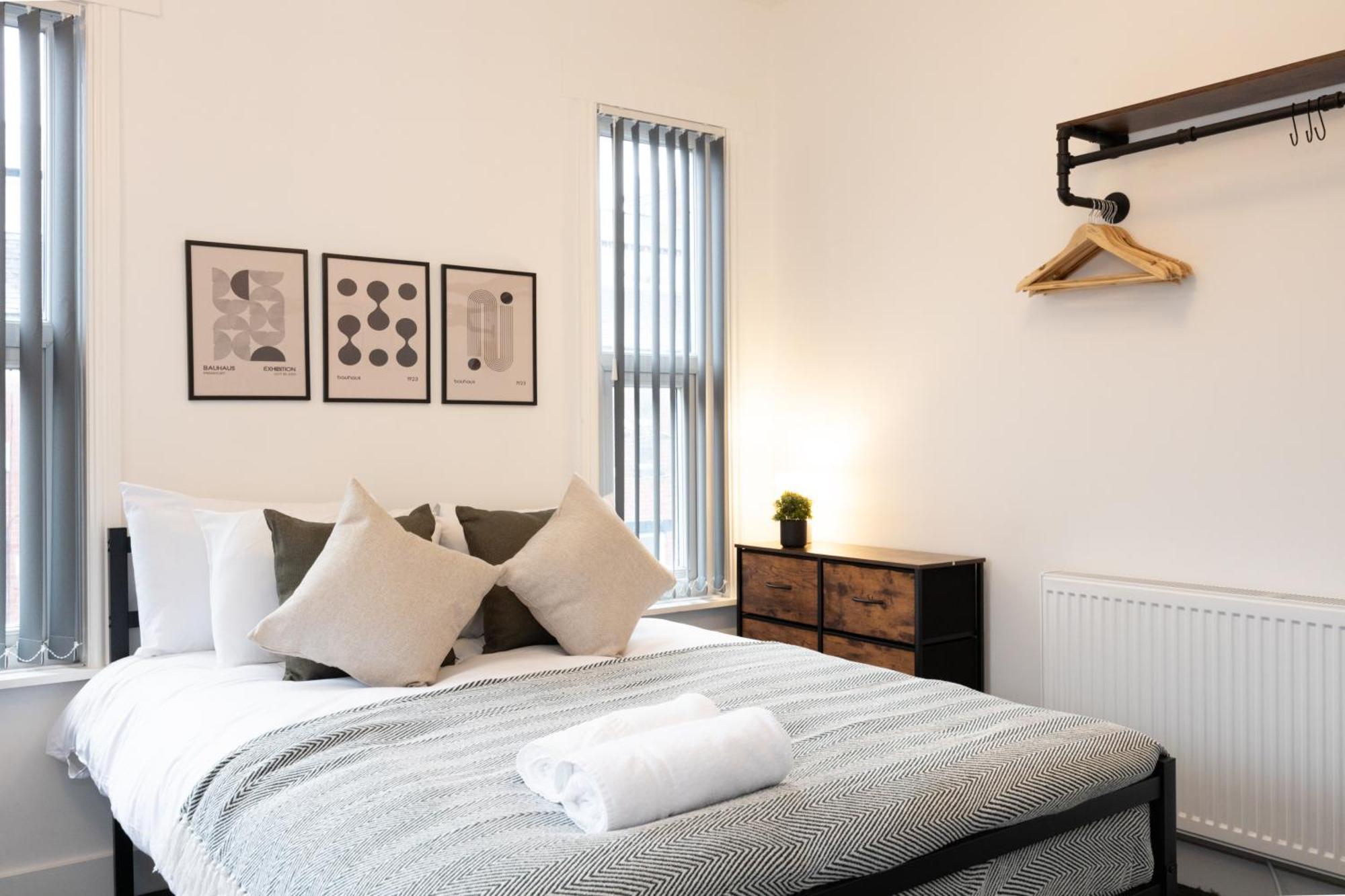 Private Ensuite With Kitchen Access By Irwell *