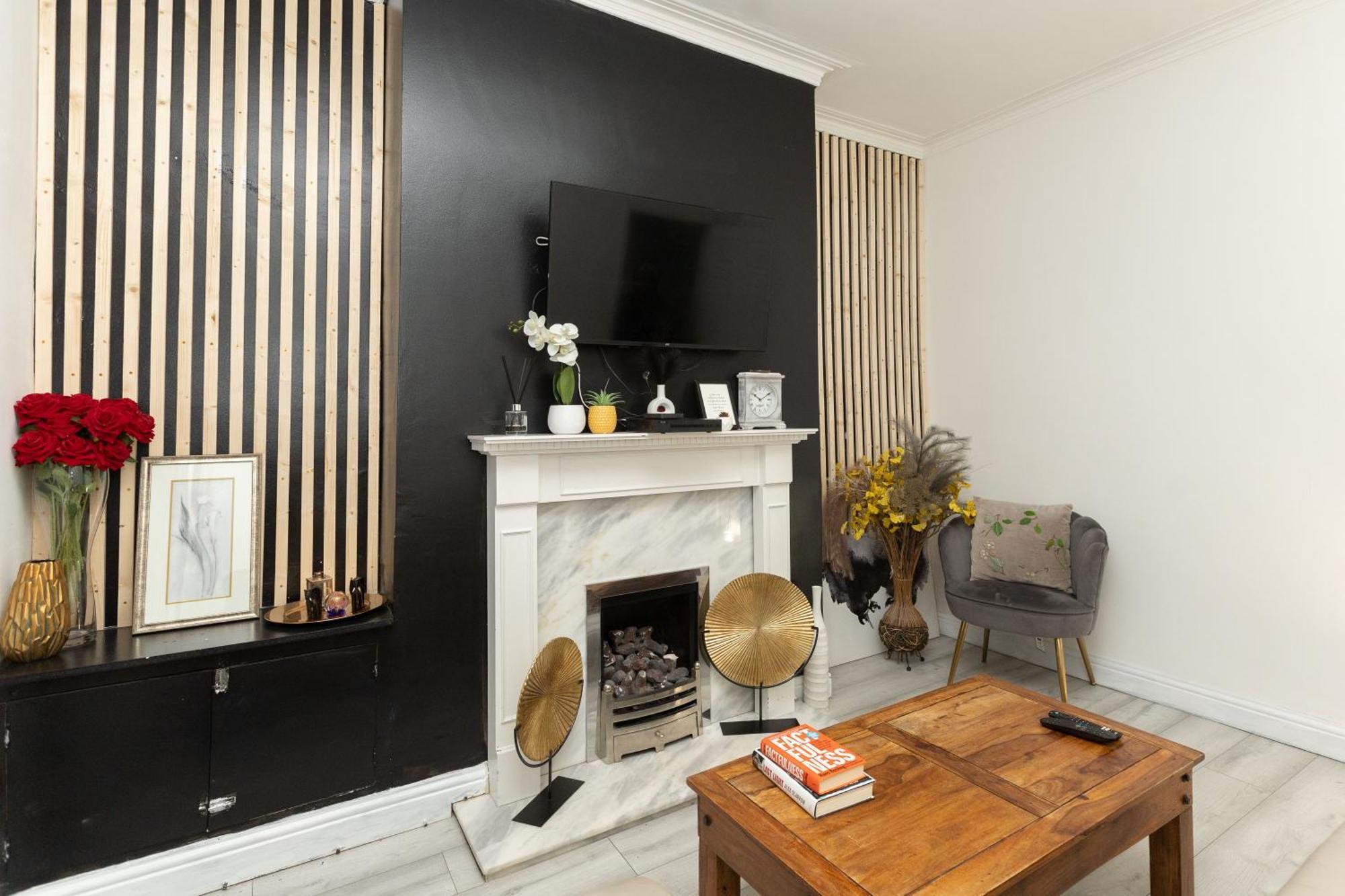 Charming Victorian Retreat 4br House In *