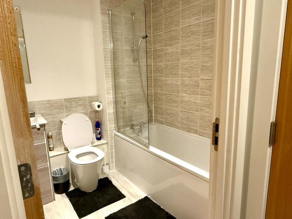 2br Duplex In Salford Mcr Sleeps4 Video In Photos