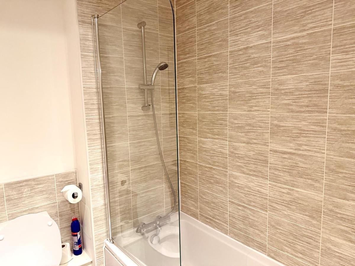 Apartment 2br Duplex In Salford Mcr Sleeps4 Video In Photos *