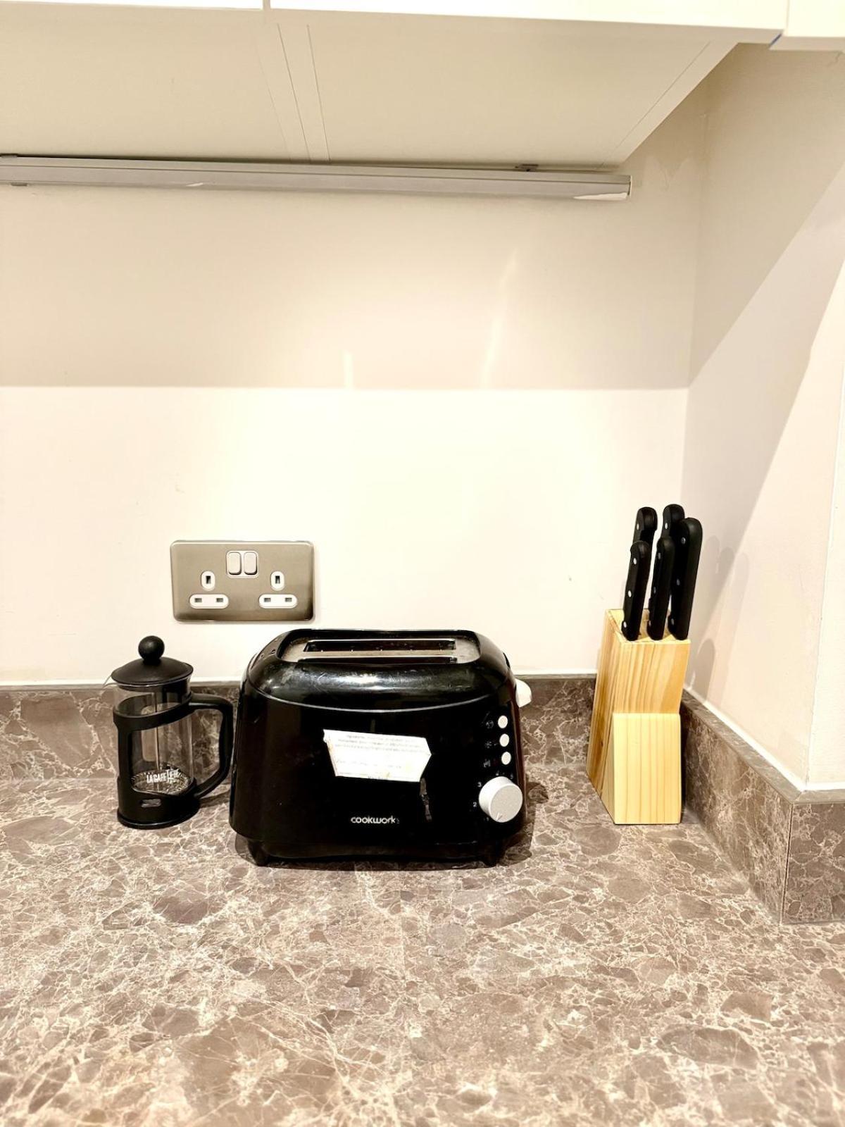 2br Duplex In Salford Mcr Sleeps4 Video In Photos Apartment Manchester