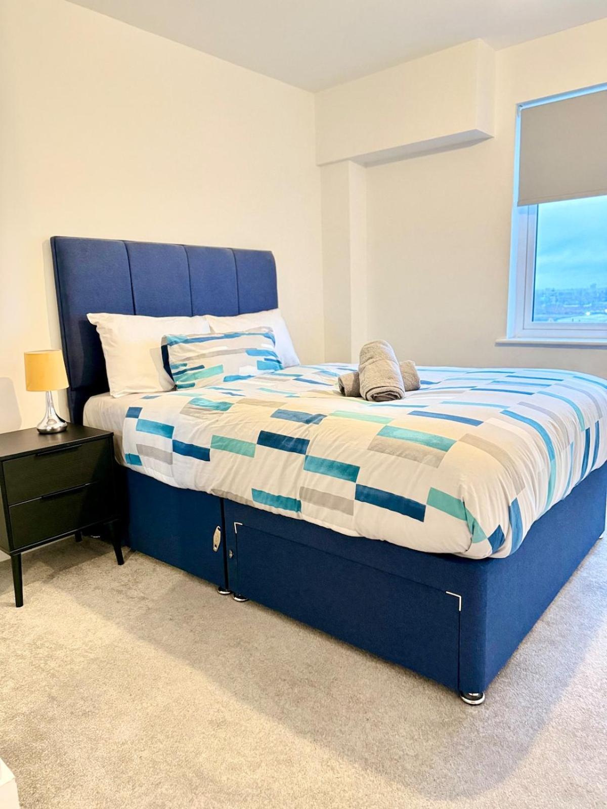 Apartment 2br Duplex In Salford Mcr Sleeps4 Video In Photos *