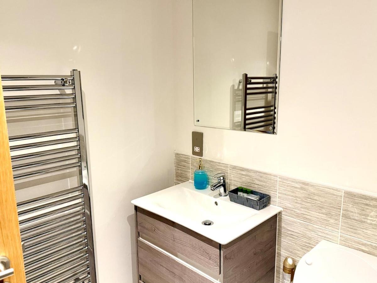 2br Duplex In Salford Mcr Sleeps4 Video In Photos *