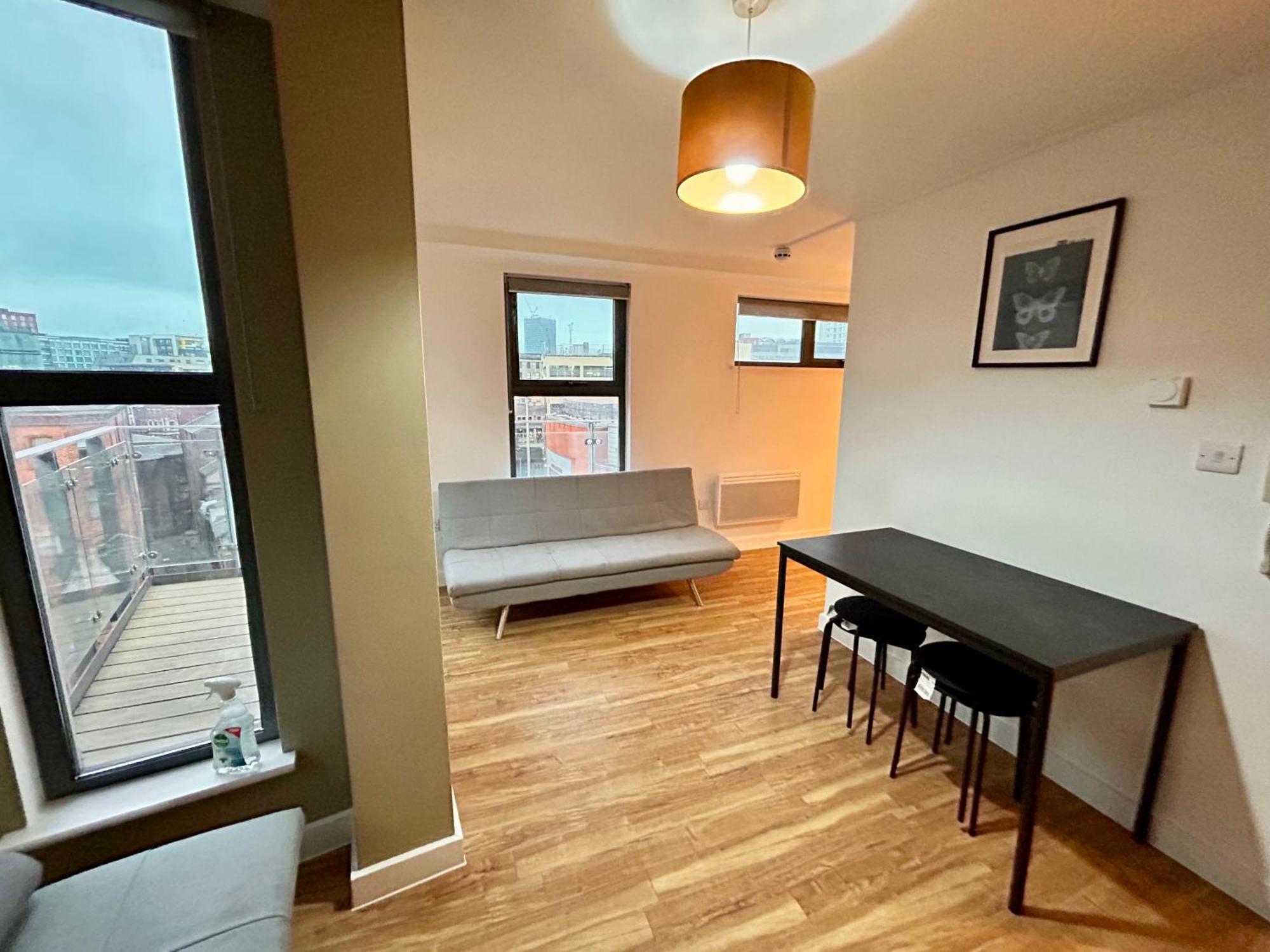 Centre 2 Bed With A Balcony * Manchester