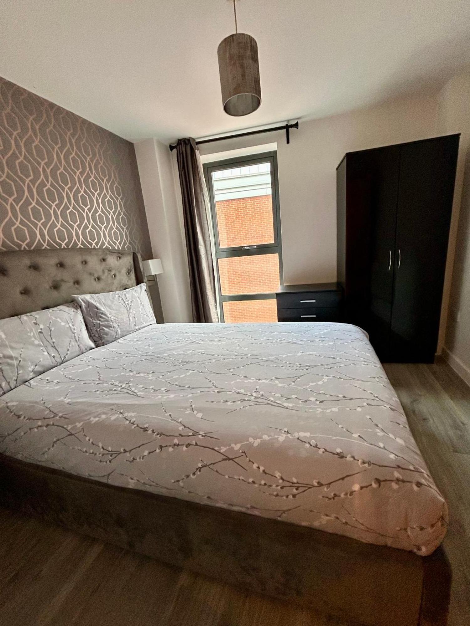 Centre 2 Bed With A Balcony * Manchester