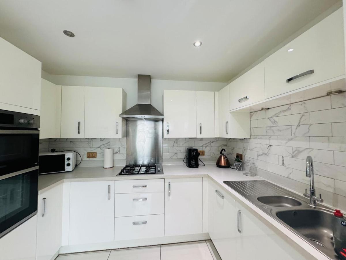 Modern Lux New Built House In Ancoats Free Wifi Parking Holiday home *
