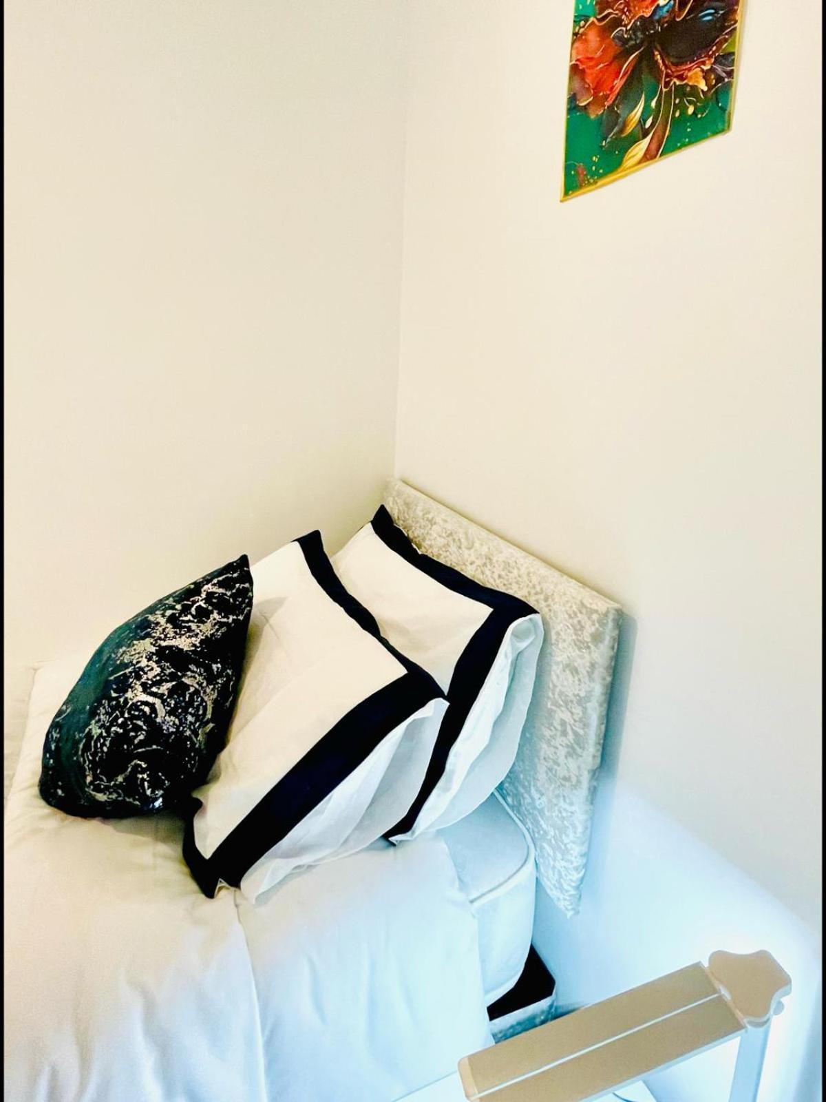 Modern 3 Bedroom Flat Near & Hulme Park Appartement *
