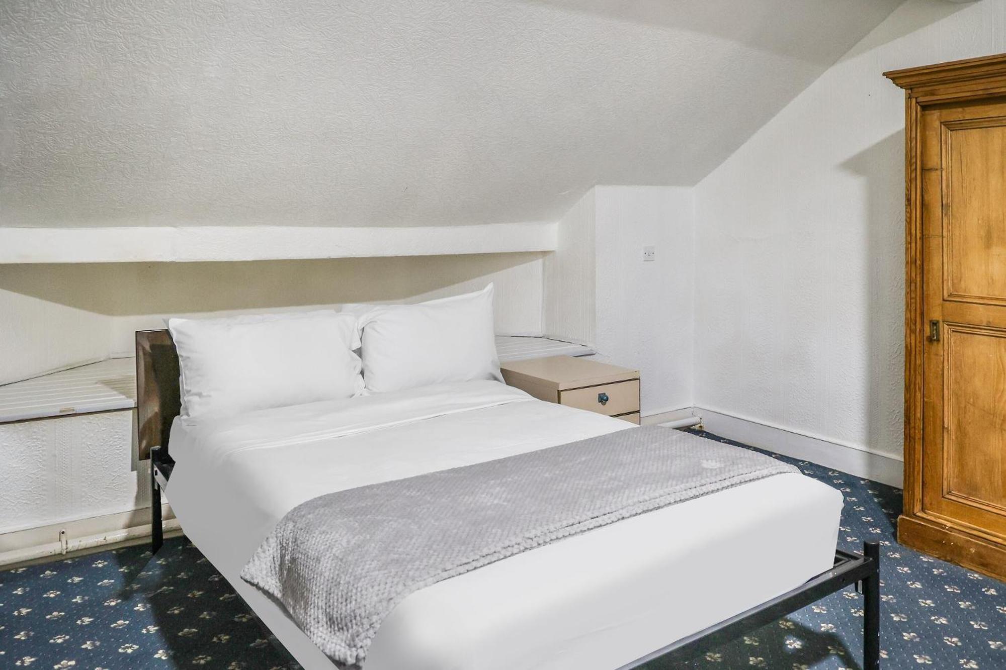 Hotel 346
