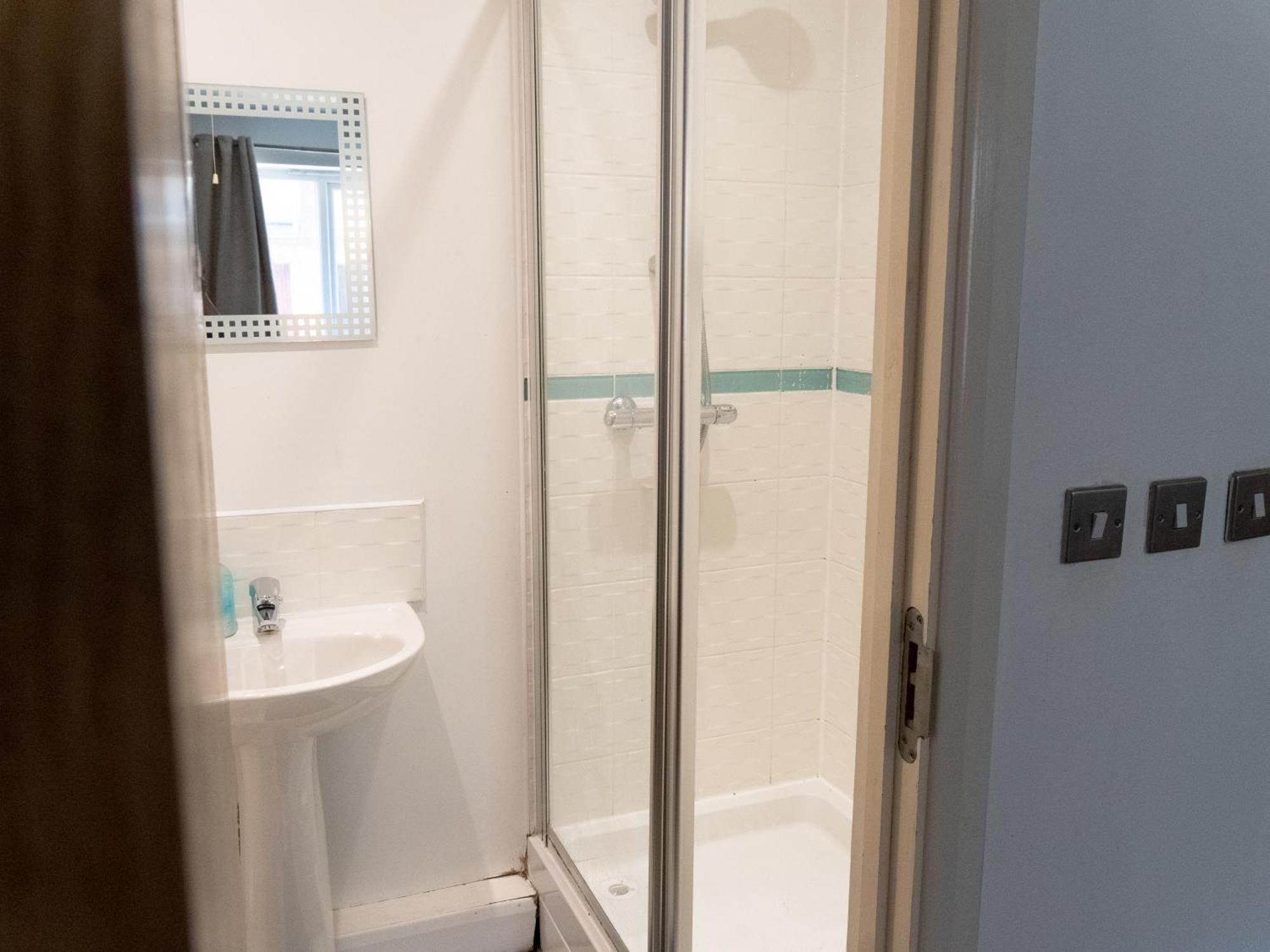 Appartement Spacious 2 Bed Flat, Free Parking, Close To Town