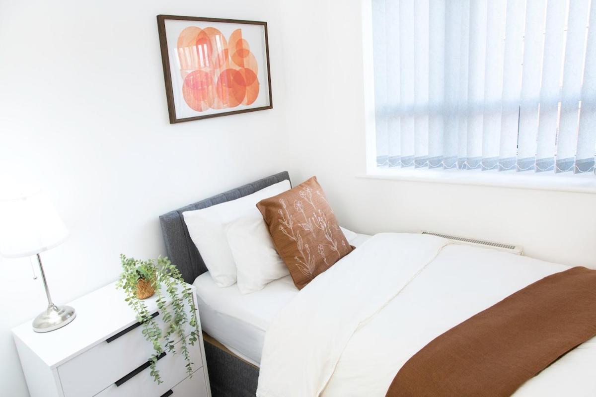 Bright & Luxurious With Garden Apartment *