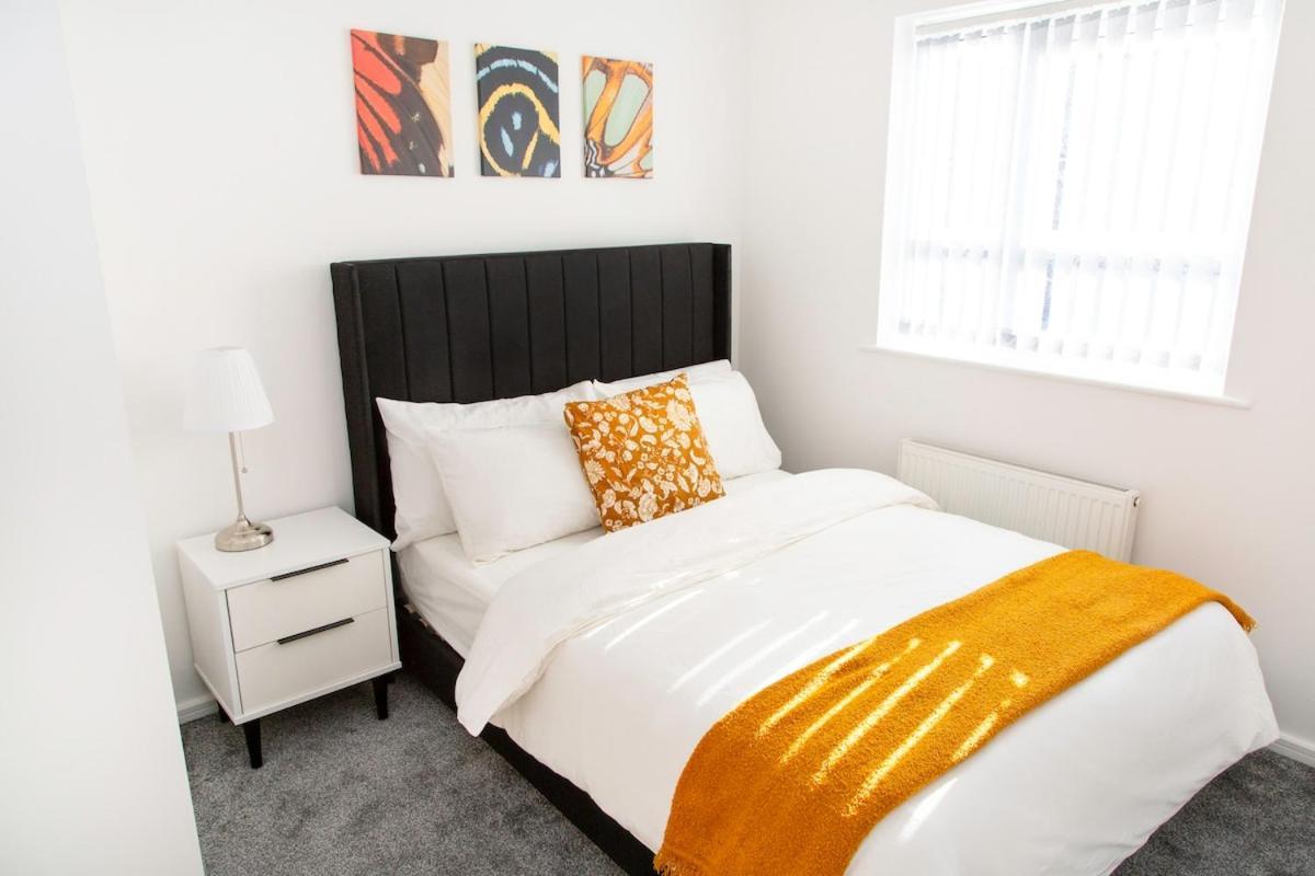 Bright & Luxurious With Garden * Manchester