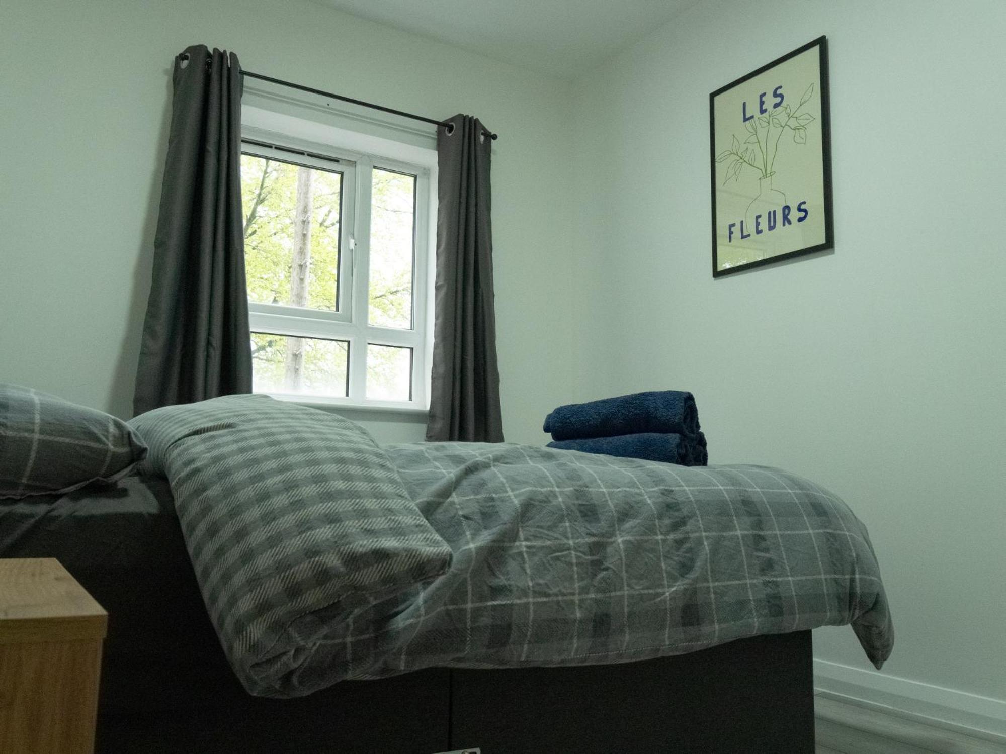 Stunning Modern 2 Bed Flat, With Parking, Near Town Appartement Manchester