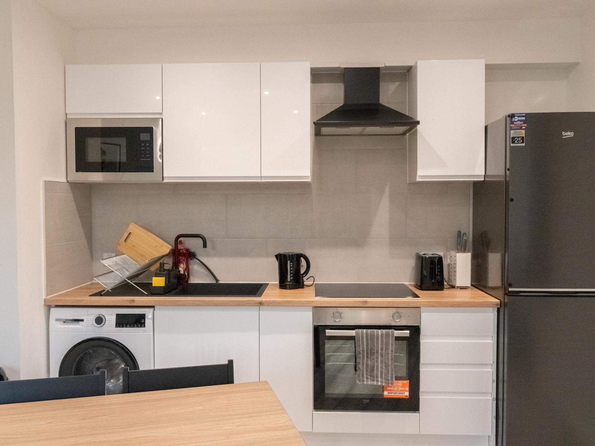 Appartement Stunning Modern 2 Bed Flat, With Parking, Near Town