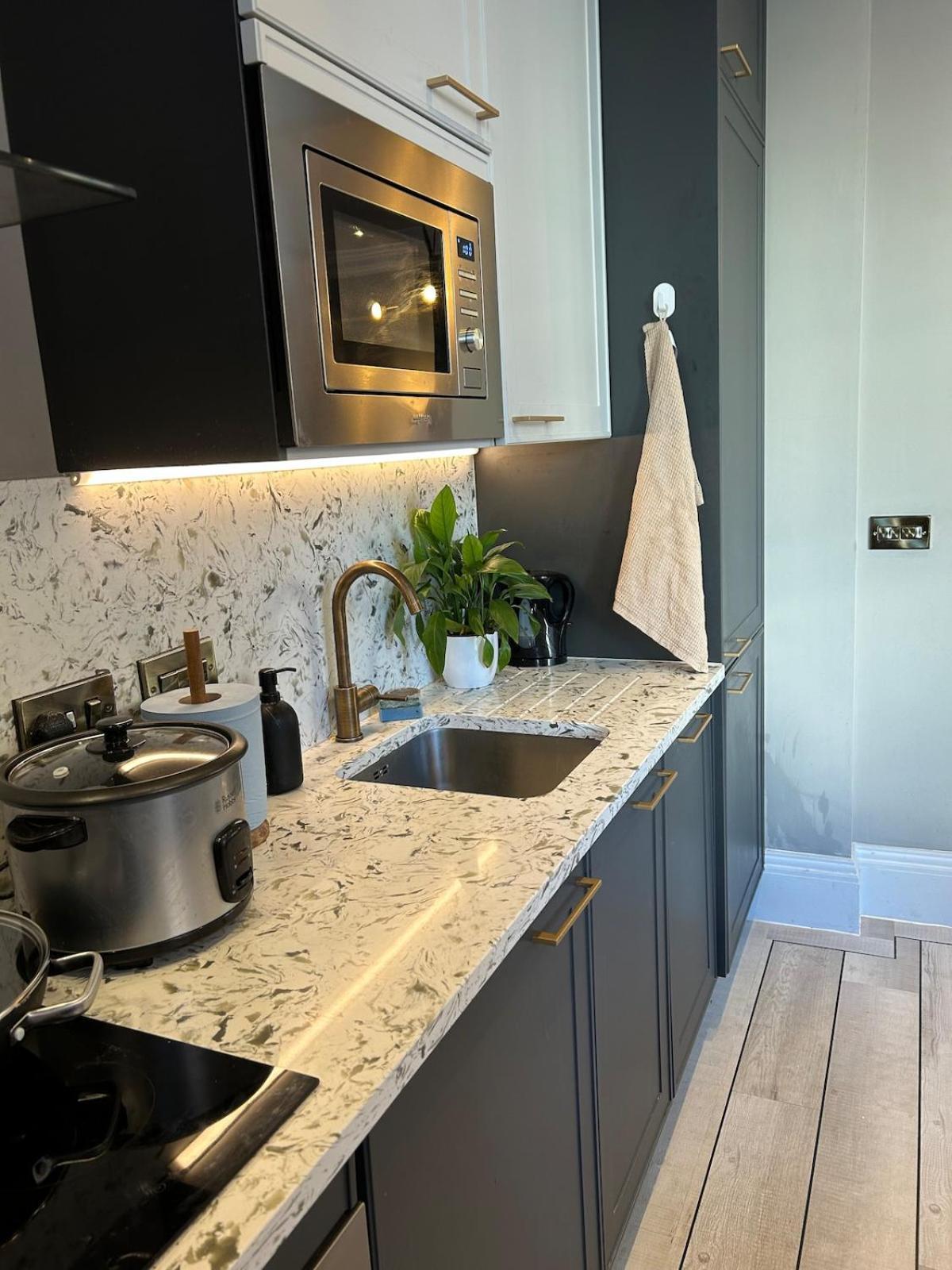 - Deansgate Luxe Apartment Manchester