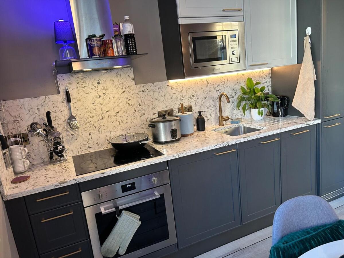 - Deansgate Luxe Apartment Manchester