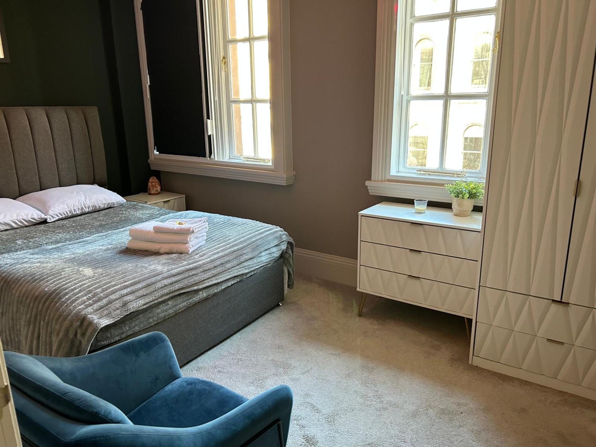 - Deansgate Luxe Apartment
