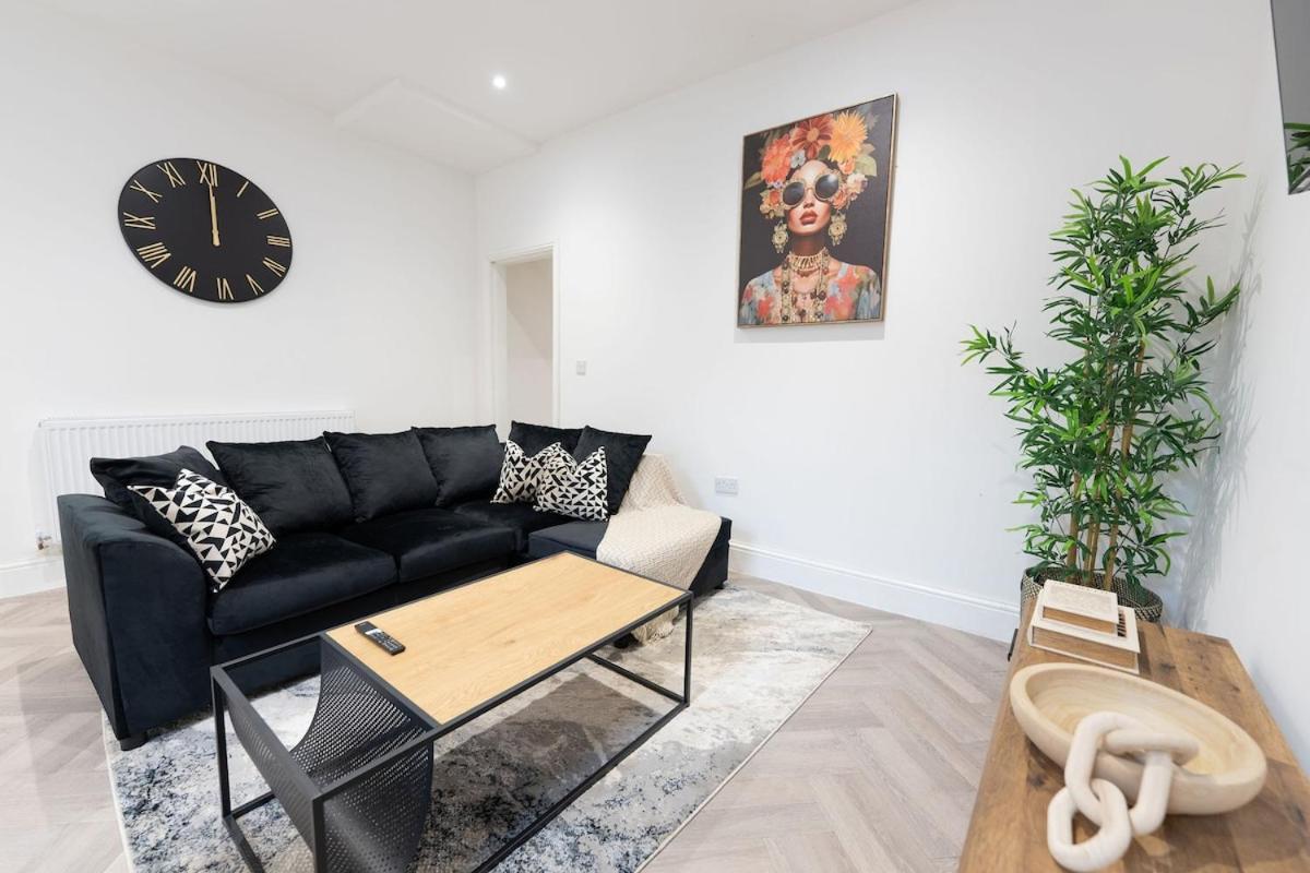 Luxury By Centre Etihad And Coop Live Holiday home Manchester