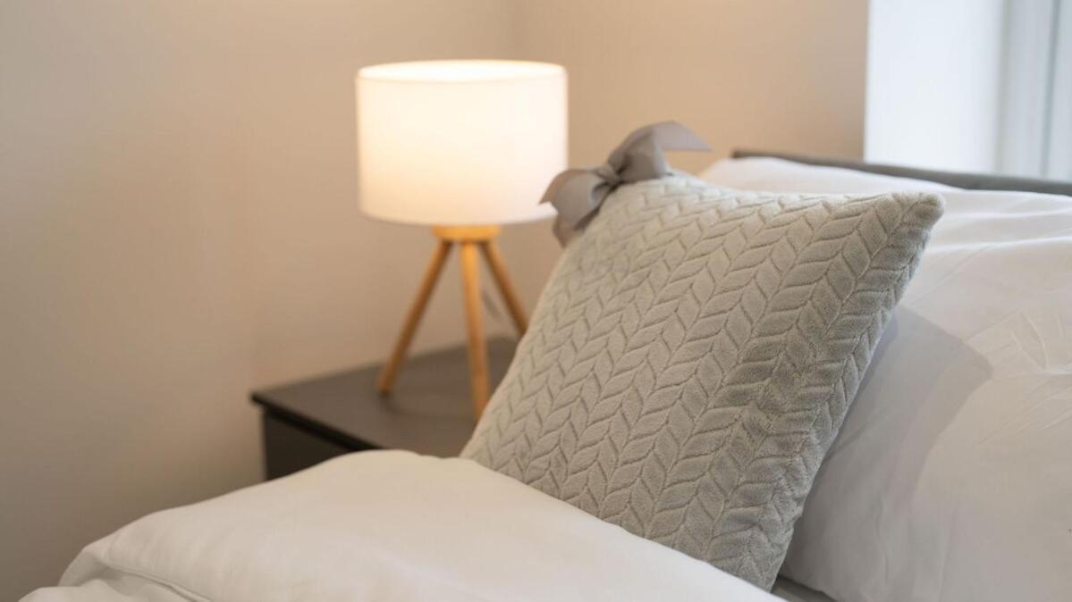 Luxury By Centre Etihad And Coop Live Holiday home