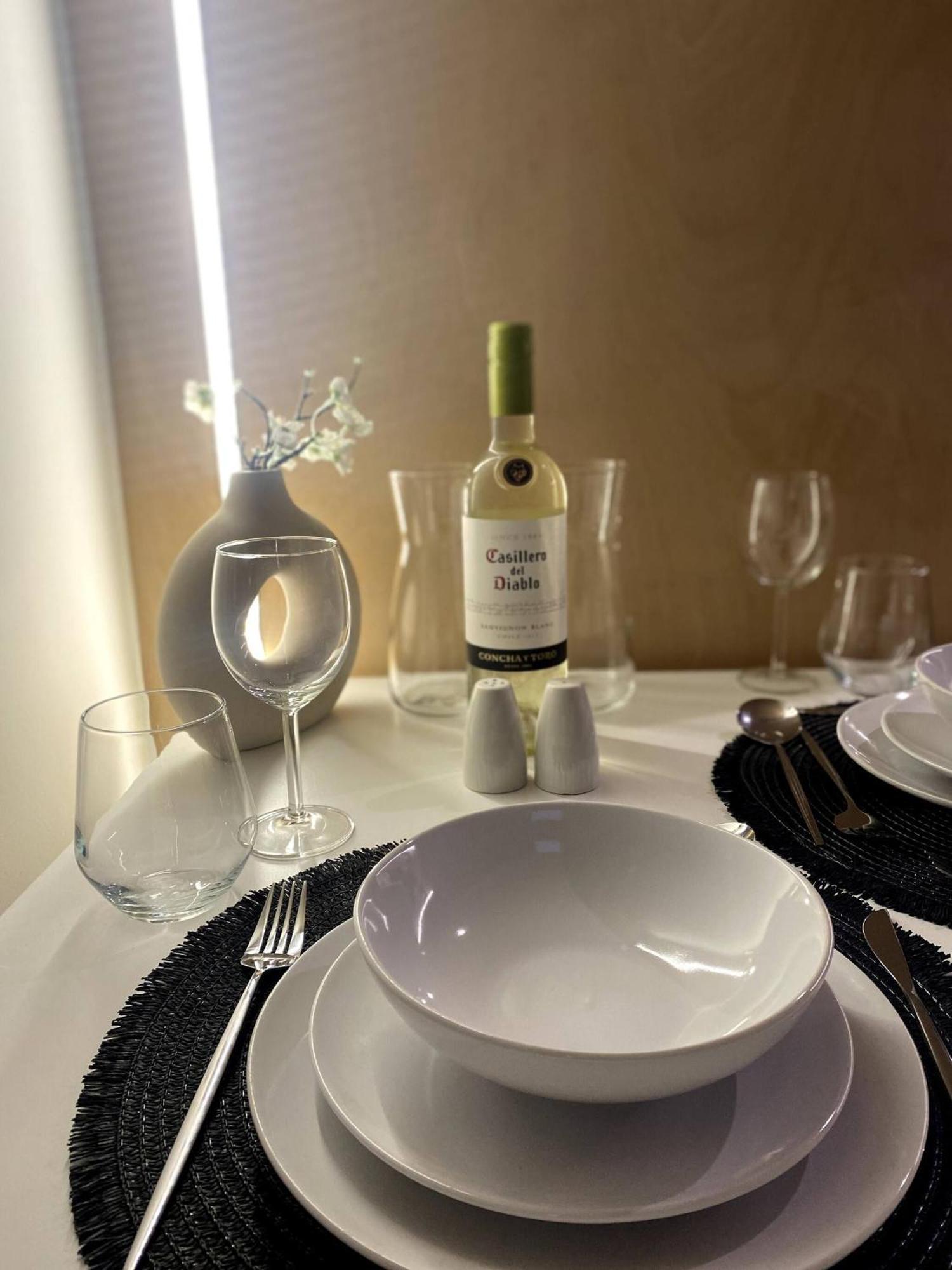 2 Level - Balcony - Free Parking - Apartment *