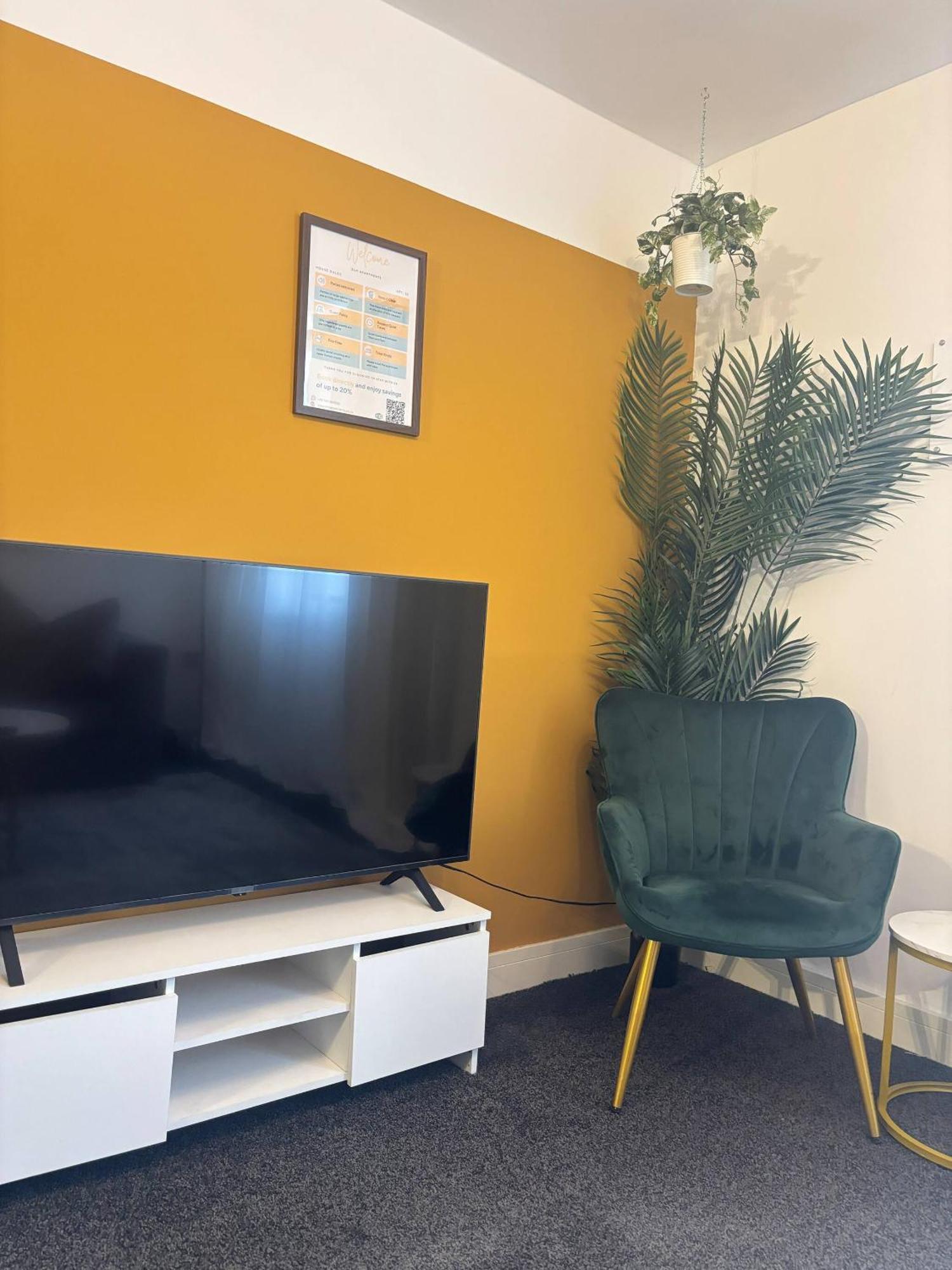 Budget Friendly Private - Free Parking Apartment Manchester