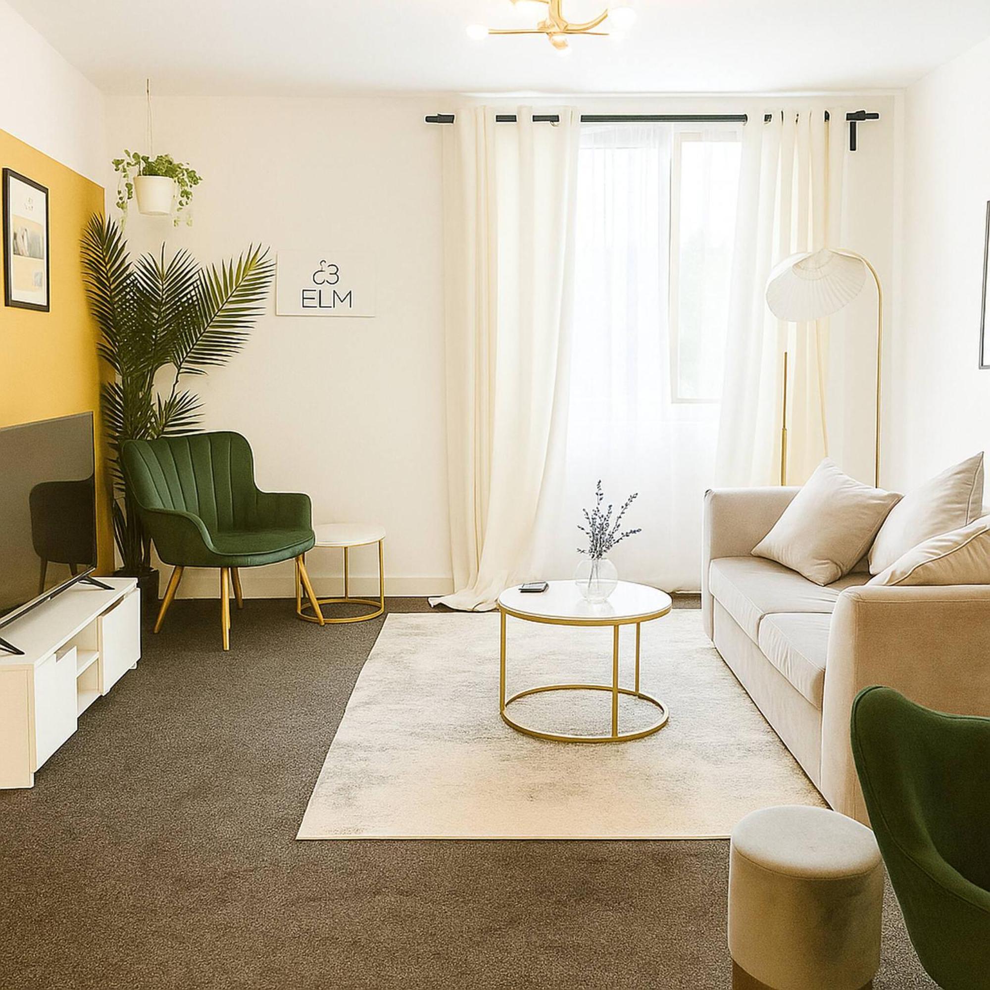 Budget Friendly Private - Free Parking Apartment *
