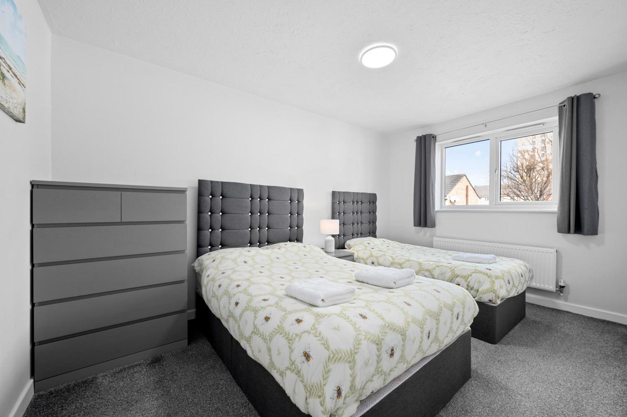 3bdr Gated Parking Near Centre *