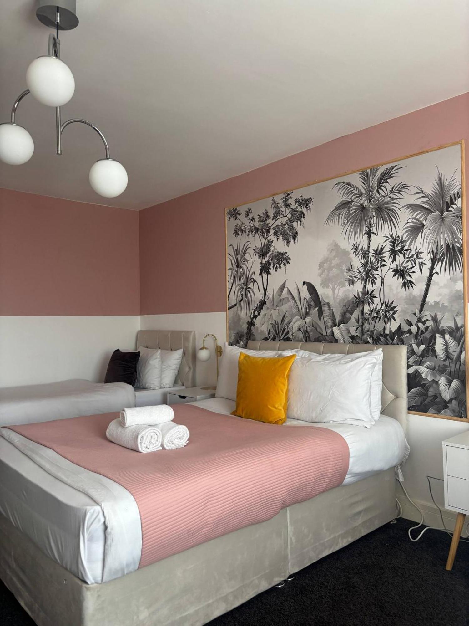 Budget Friendly Private - Free Parking Apartment