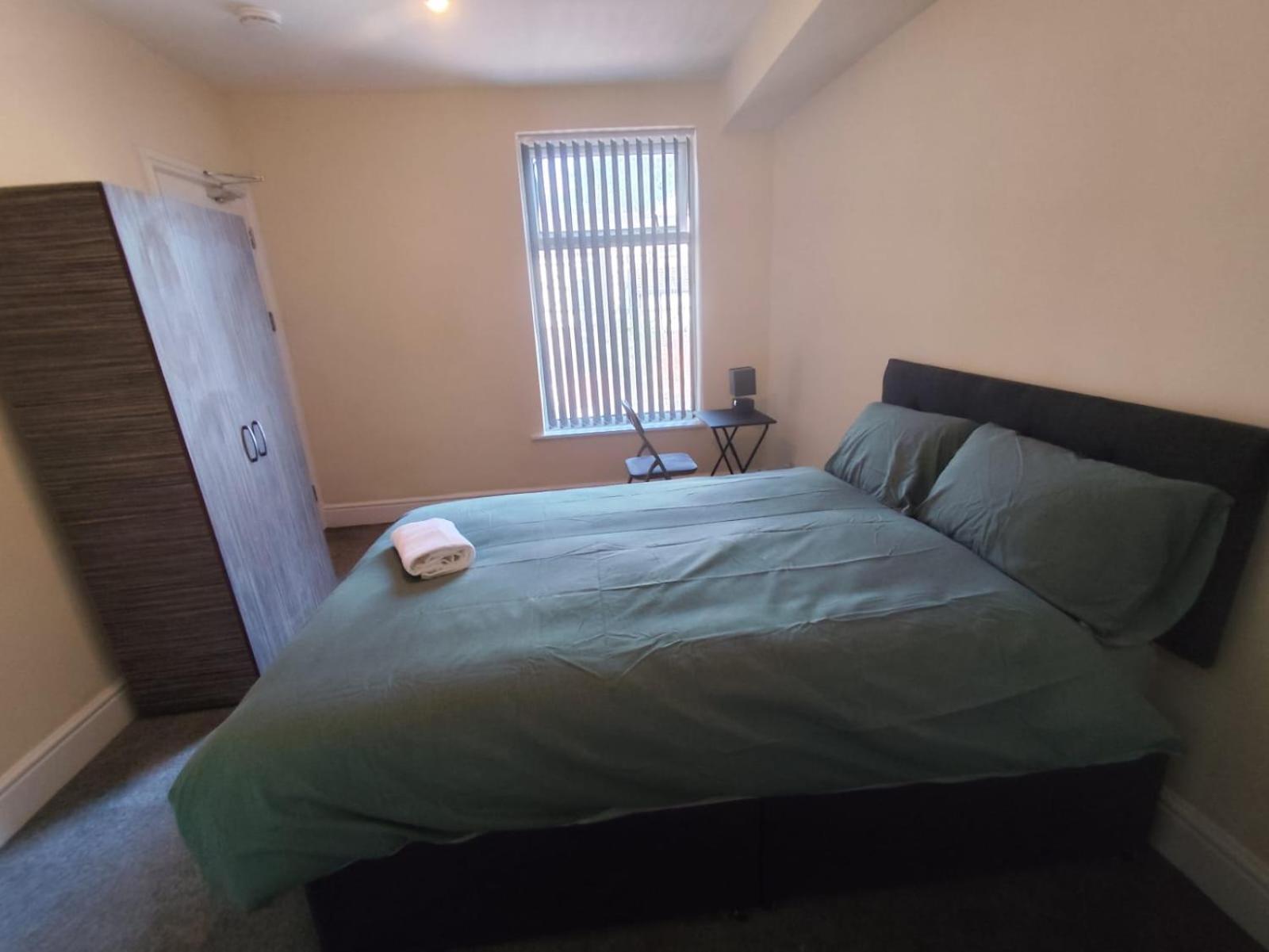 En-suite Double-bedroom In The Heart Of Salford Perfect For Short Gasthuis Manchester