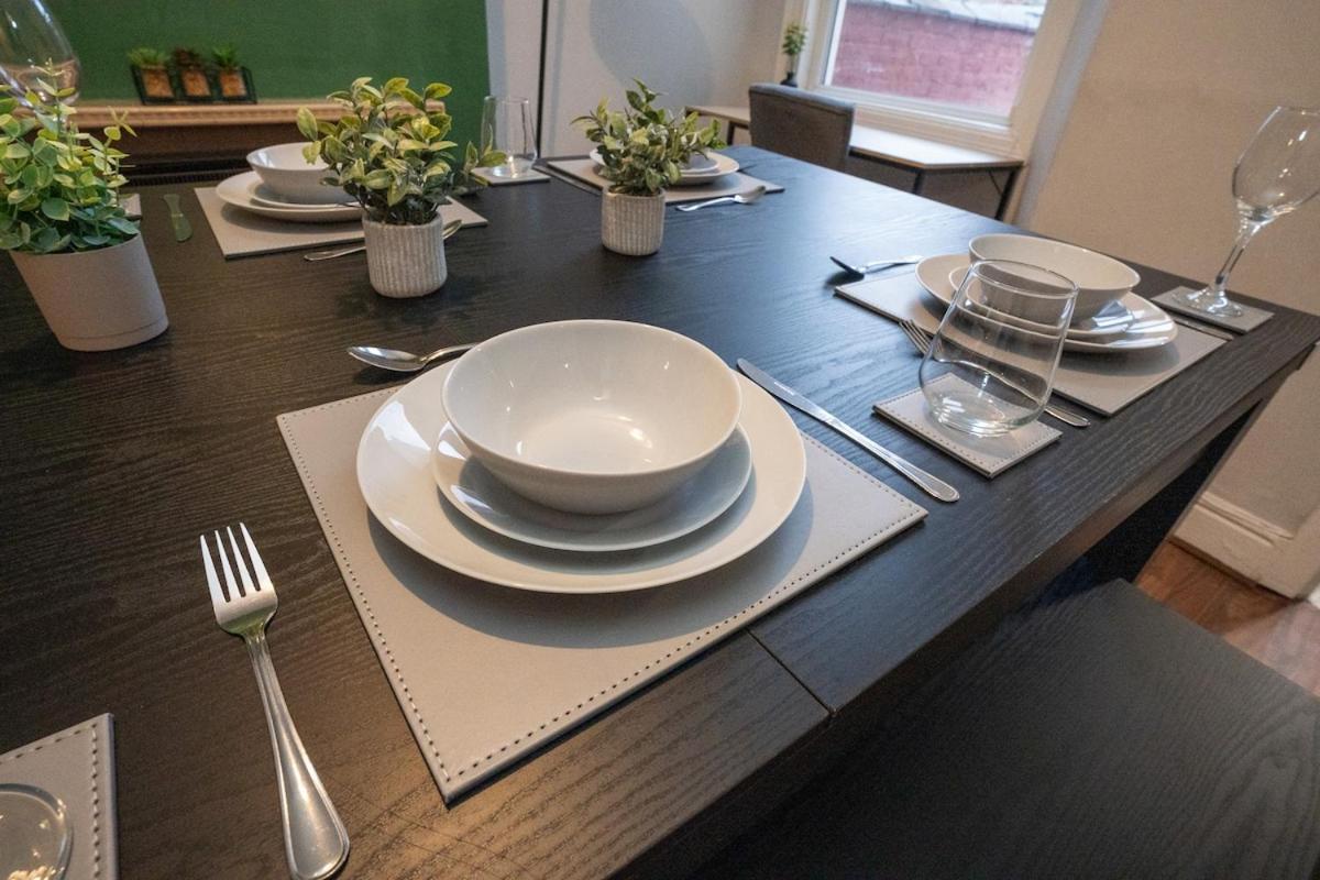Holiday home Free Parking Ao Arena Old Trafford 3 Bedroom *