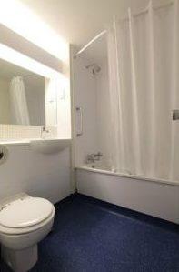 Travelodge Central 3*