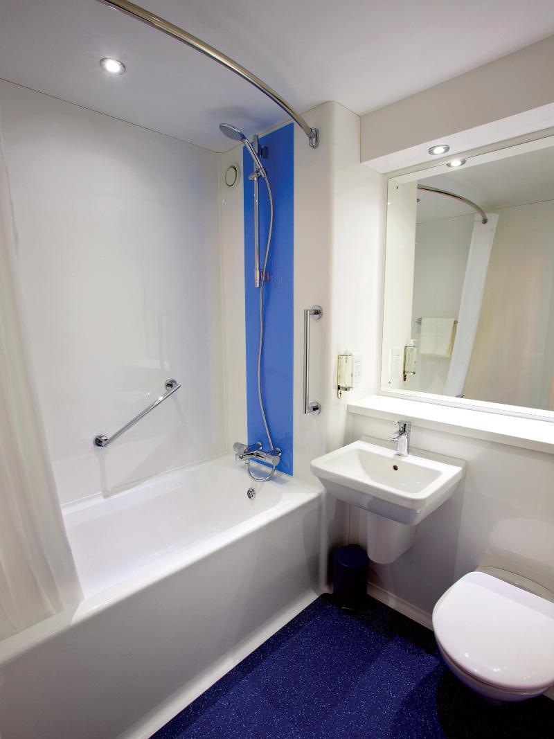 Travelodge Central Hotel 3*