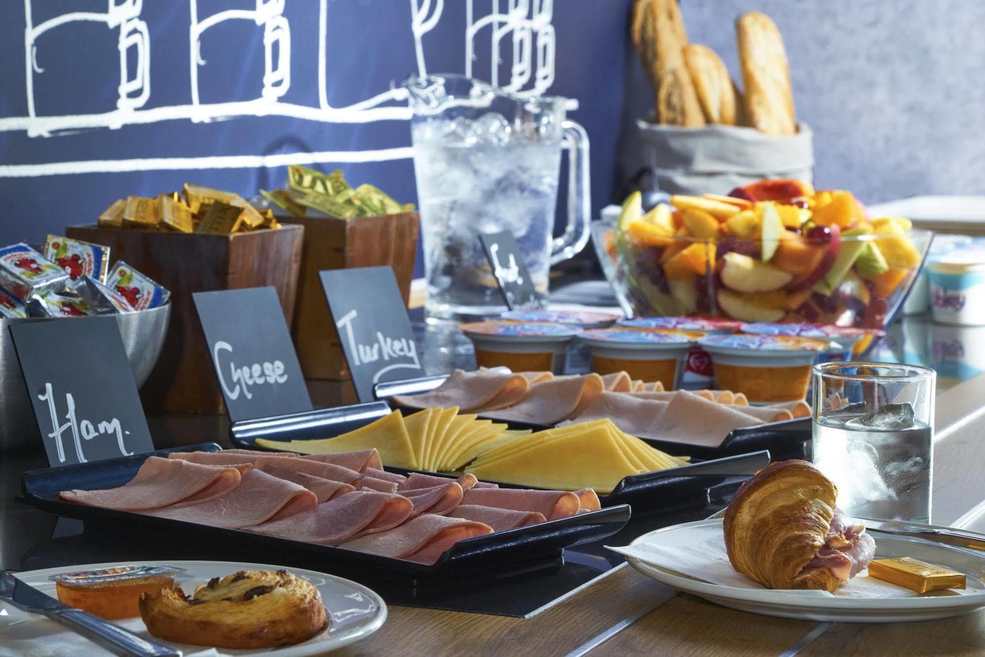 Hotel Ibis Budget Salford Quays 2*