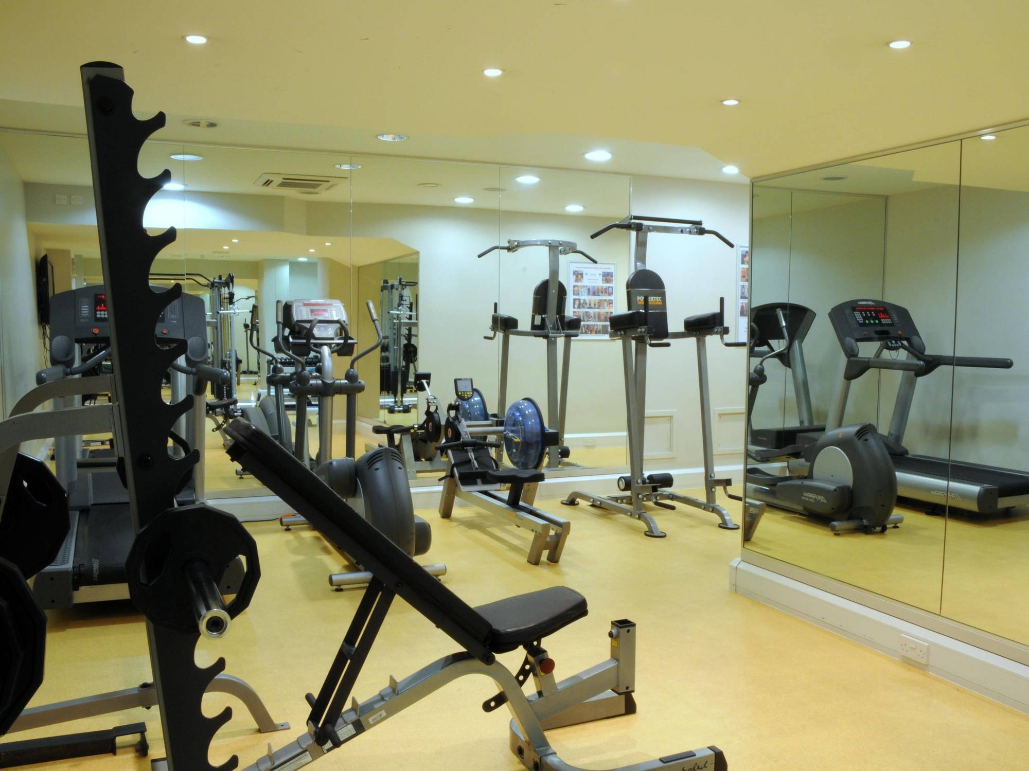 Aparthotel Church Street By Supercity 4*