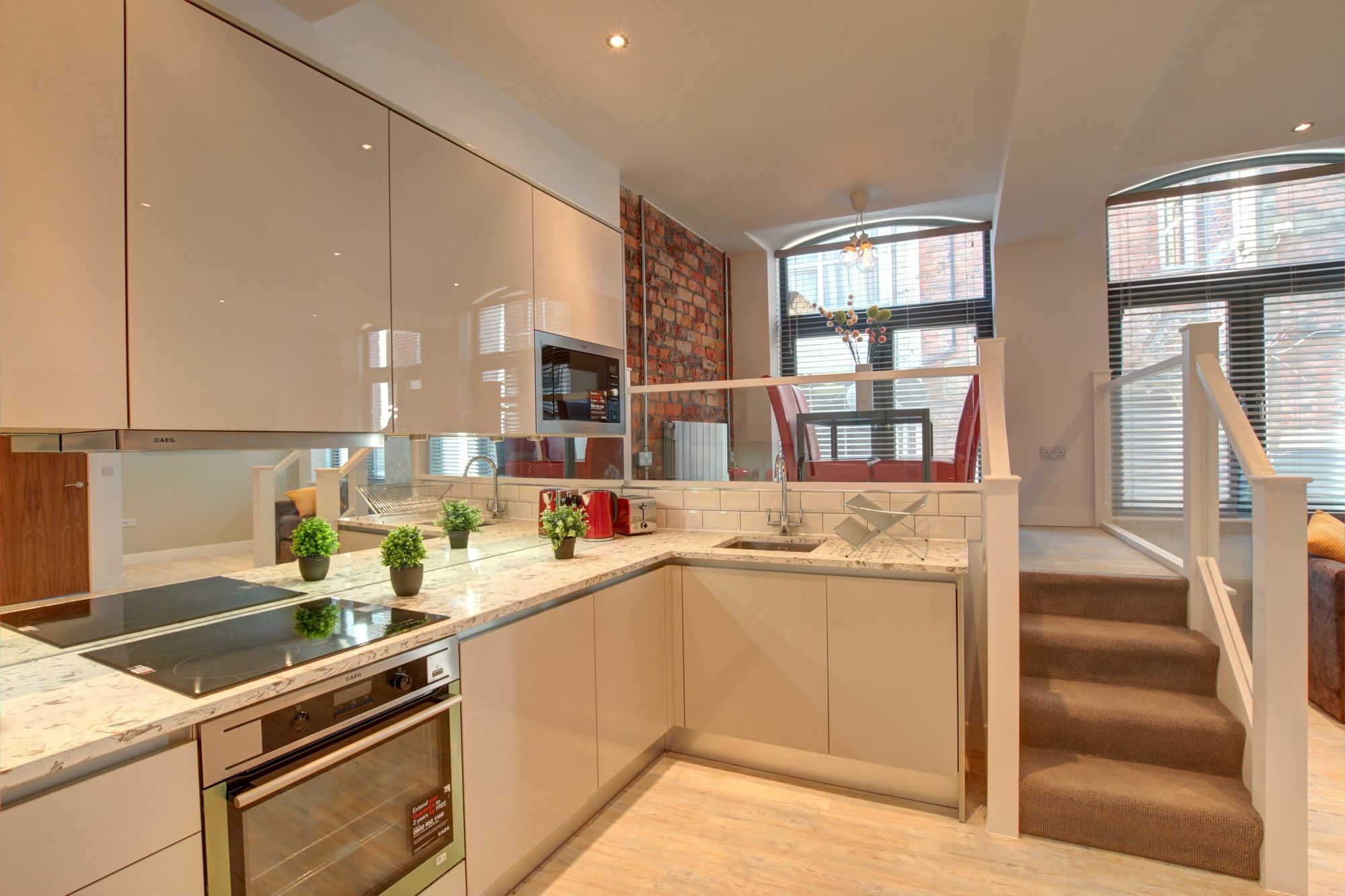 Piccadilly Apartment *